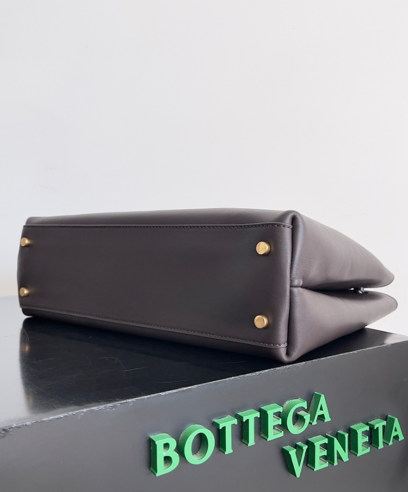 Andiamo Medium Leather Tote