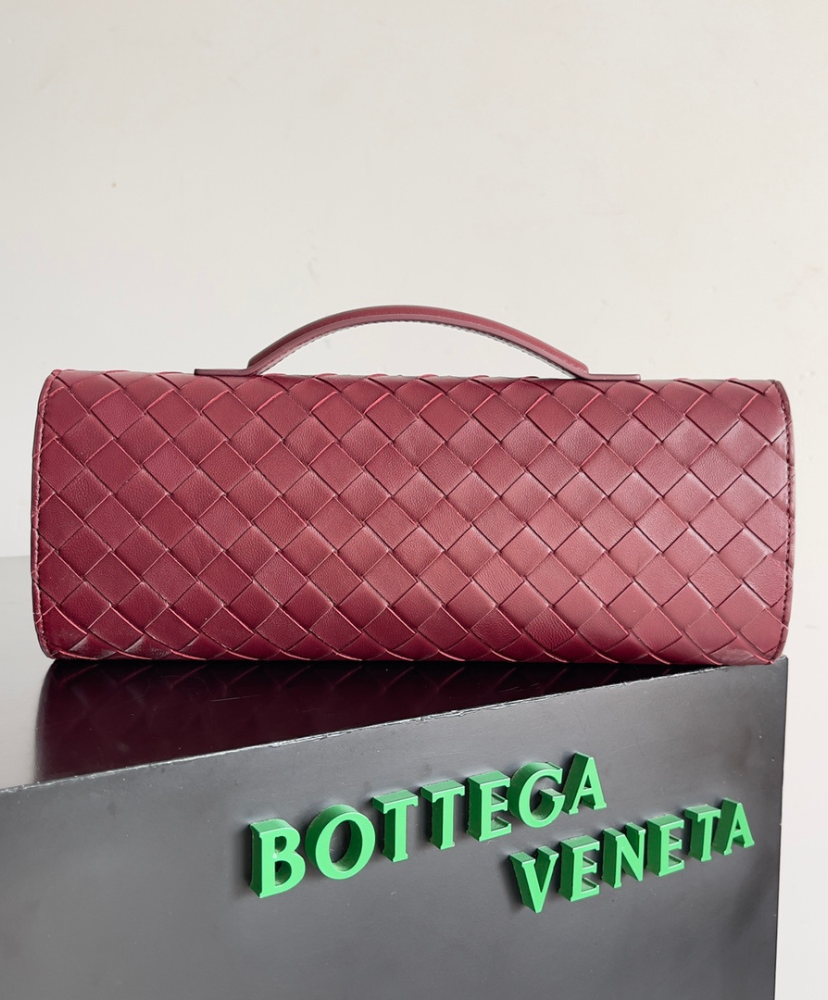 Andiamo Long Small Leather Clutch