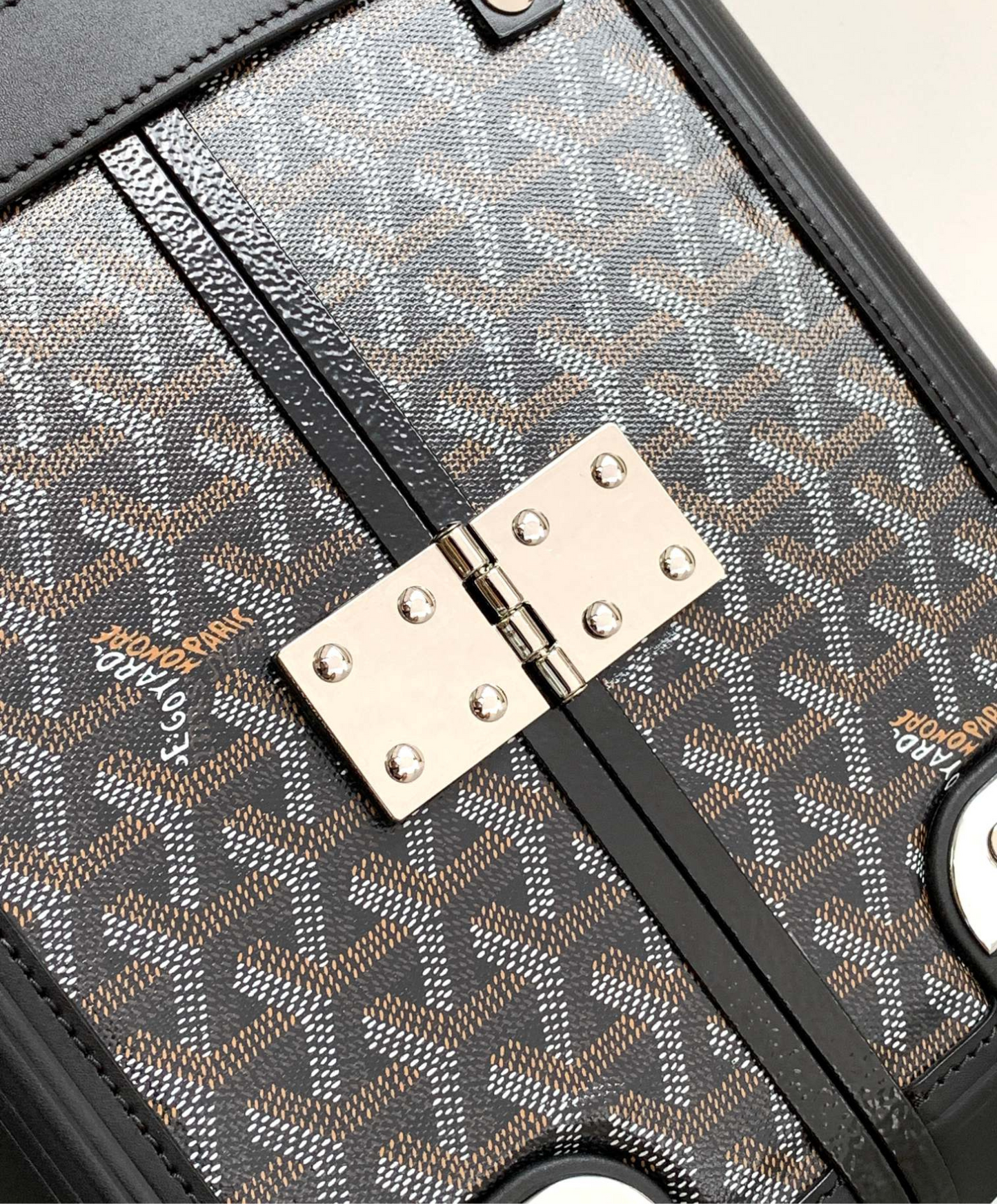 Bourget PM Trolley Case