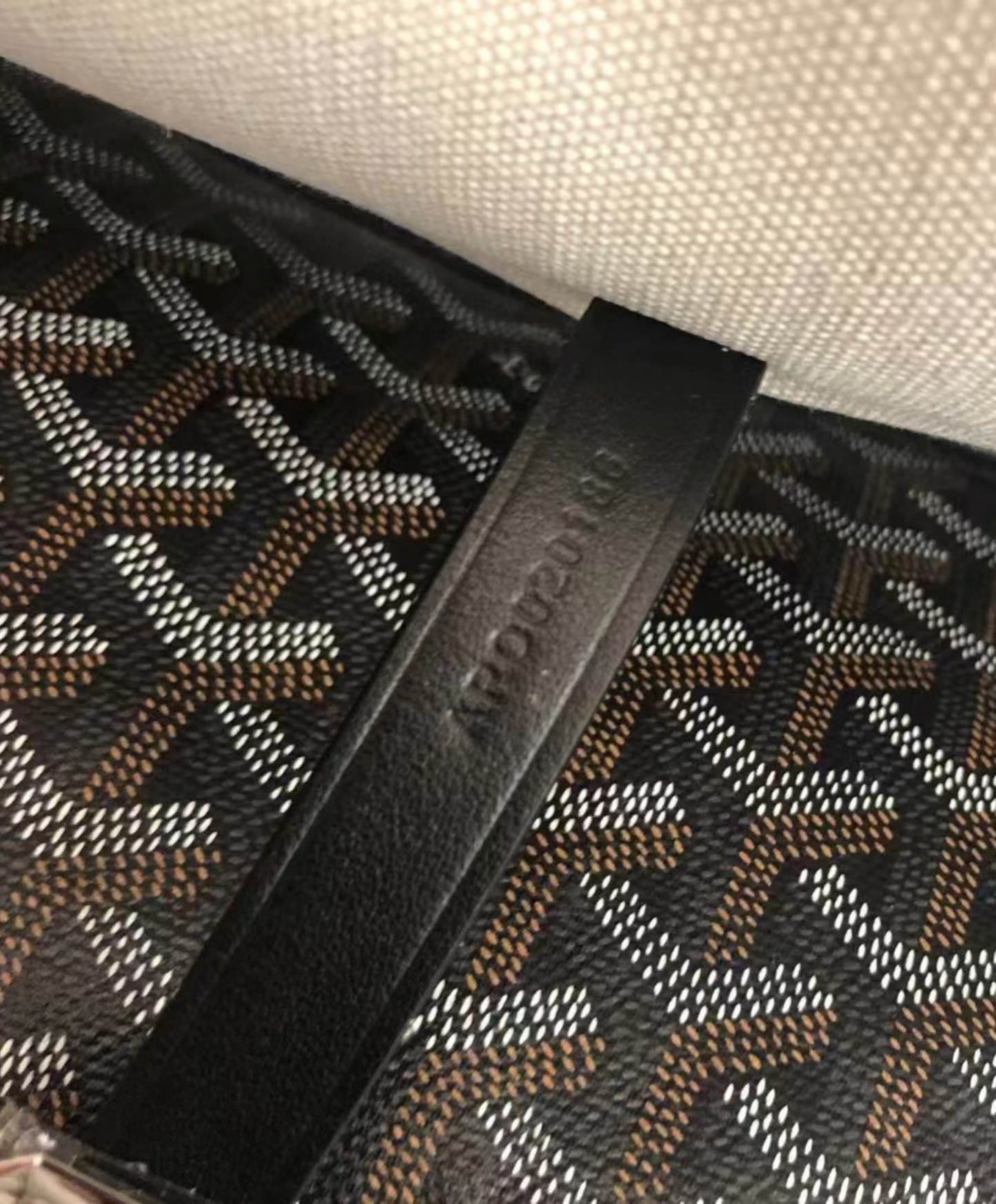 Capetien MM Messenger Bag