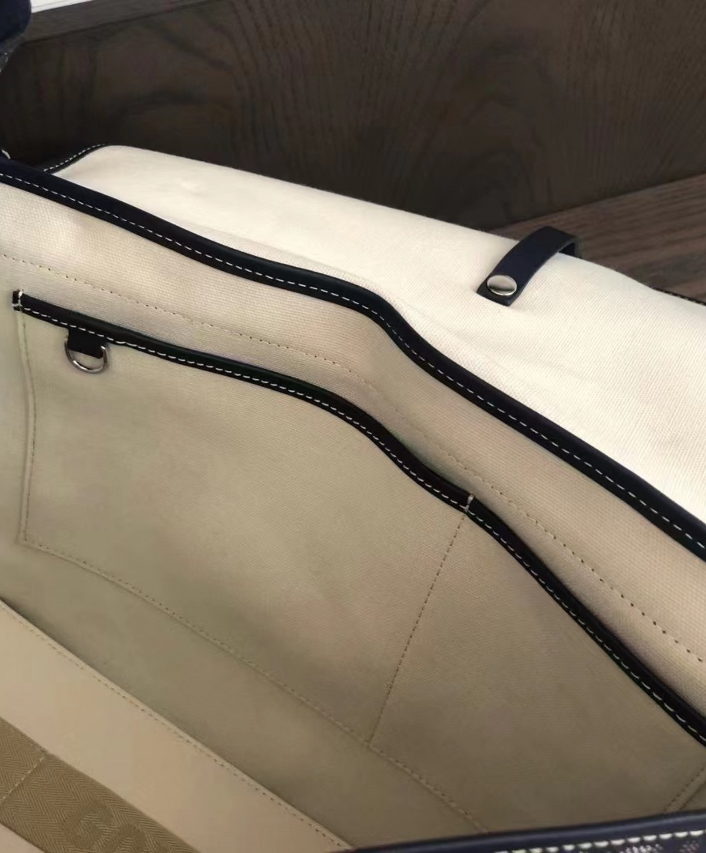 Capetien MM Messenger Bag