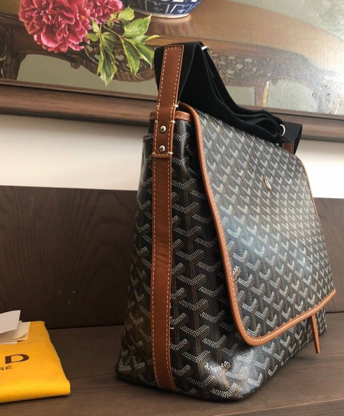 Capetien MM Messenger Bag