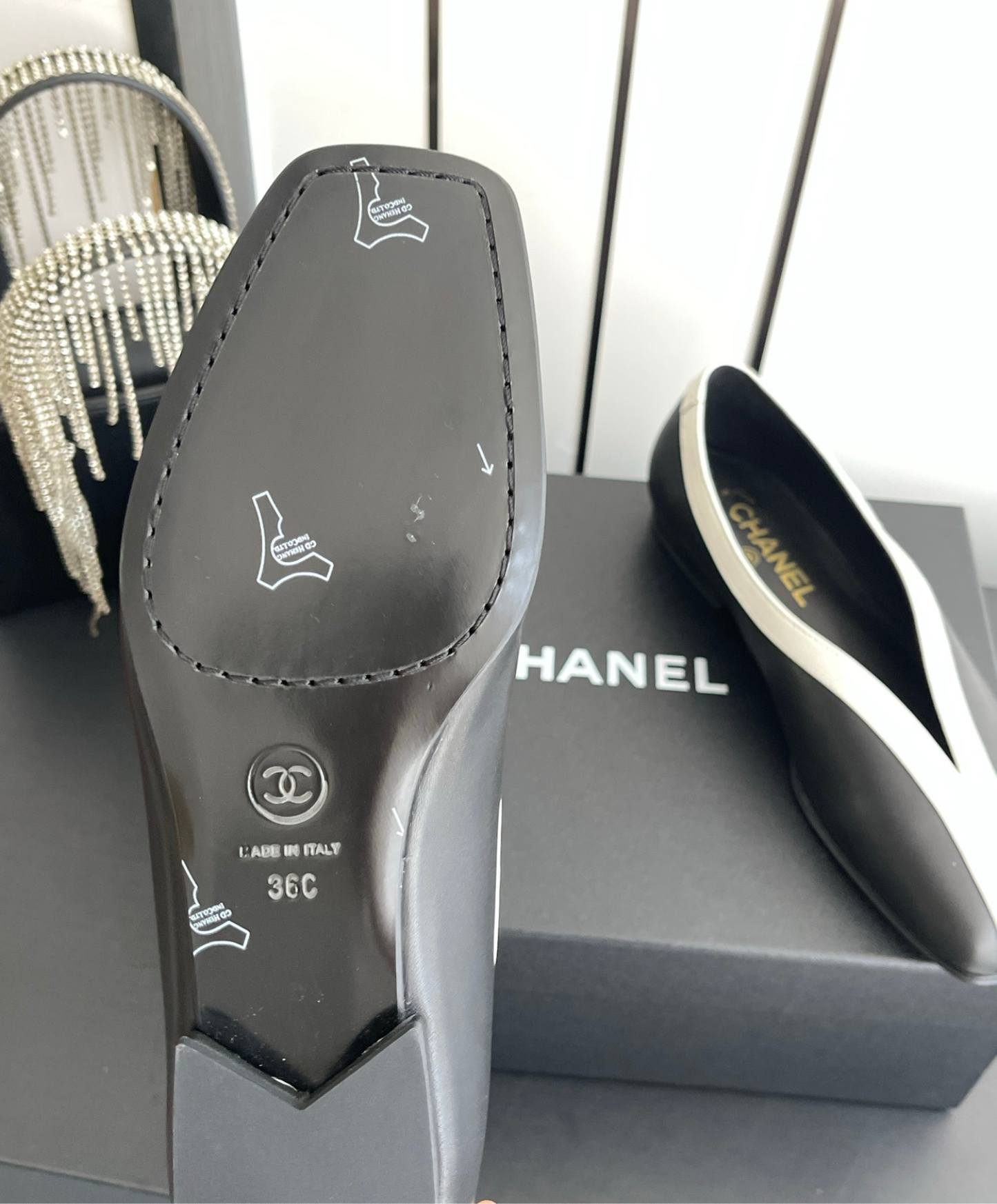 V-Cut Flat