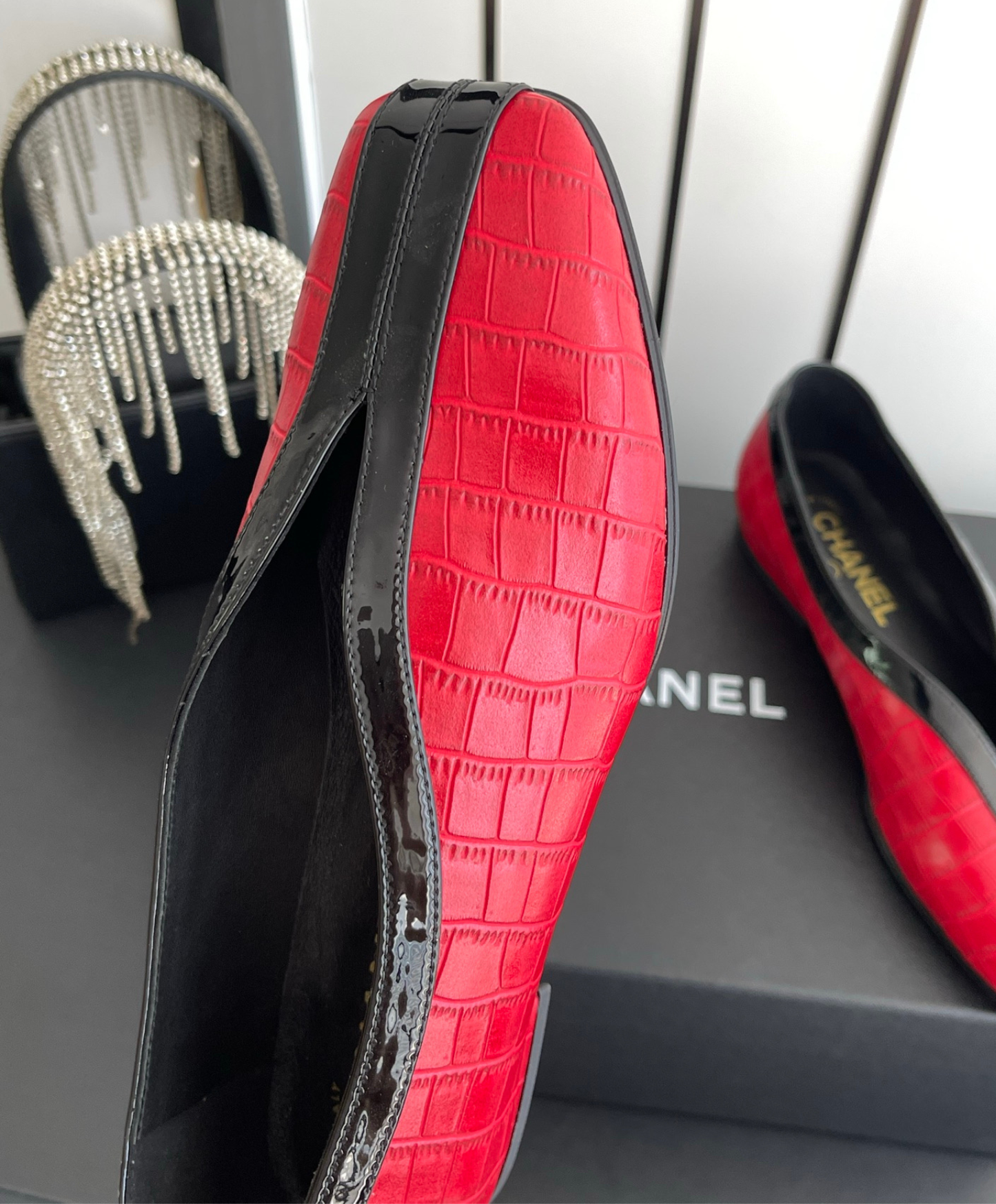 V-Cut Flat