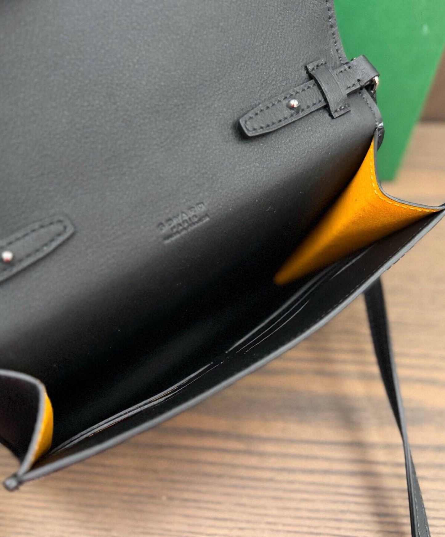 Chypre Wallet-Pouch