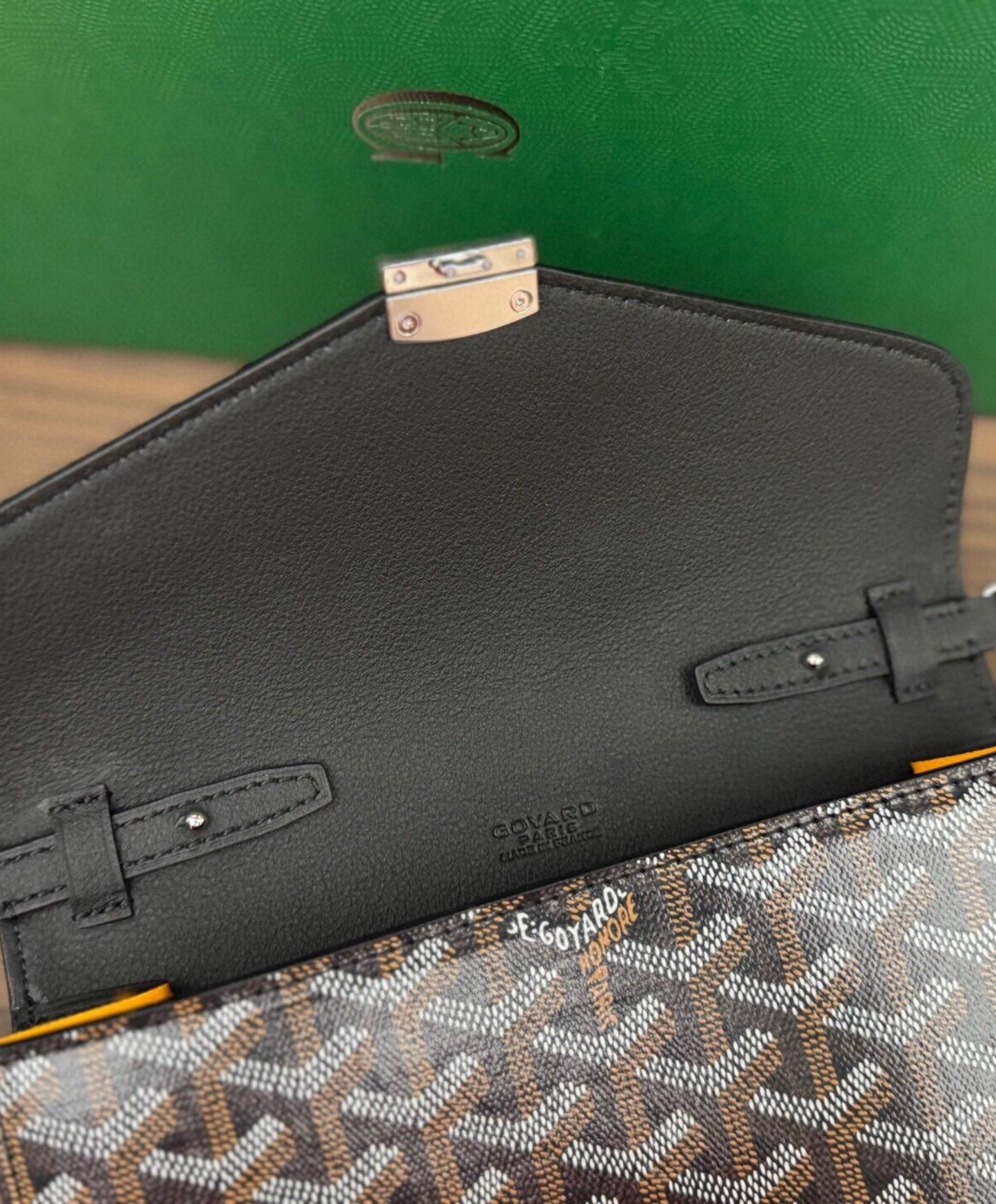 Chypre Wallet-Pouch