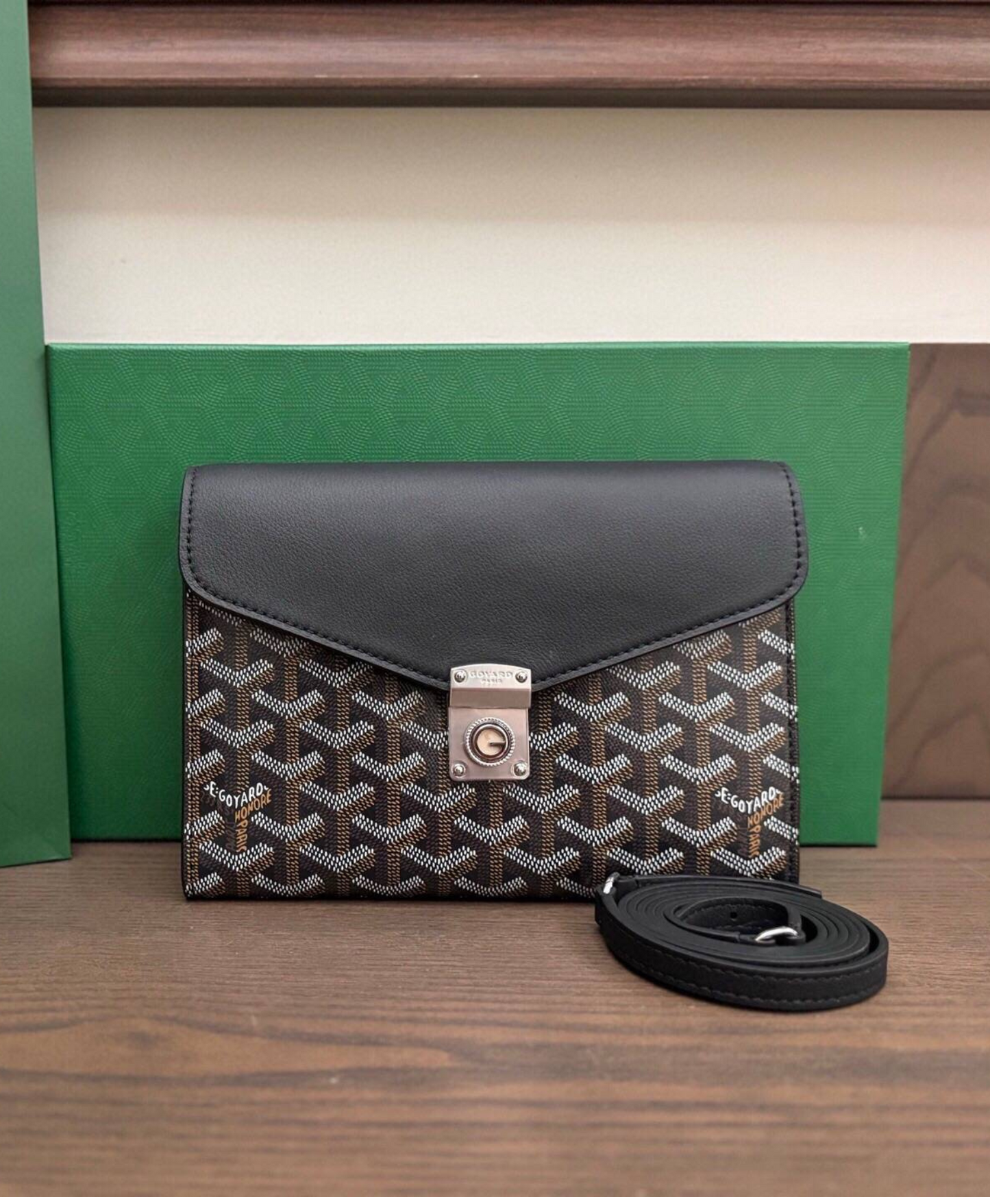 Chypre Wallet-Pouch