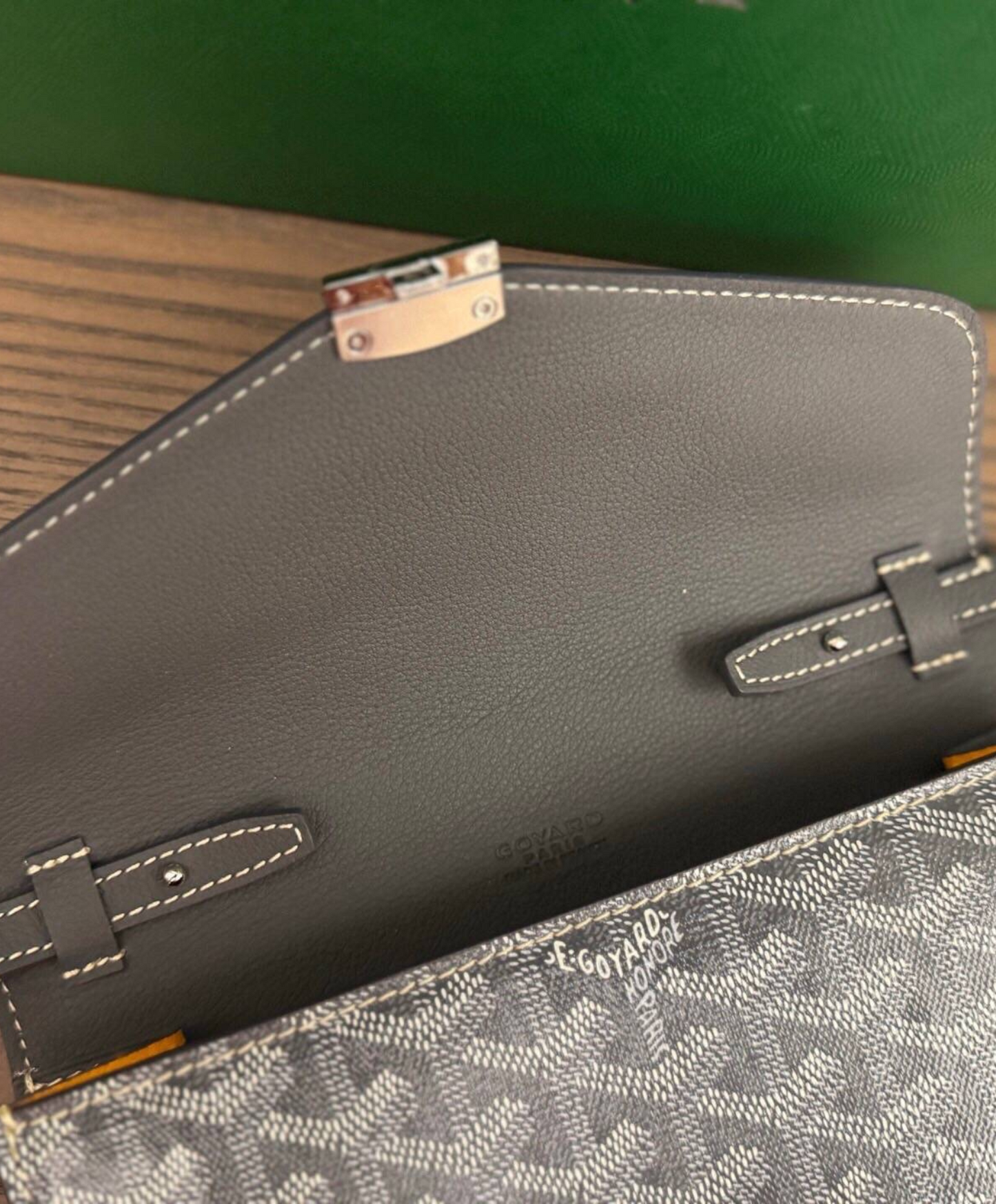 Chypre Wallet-Pouch