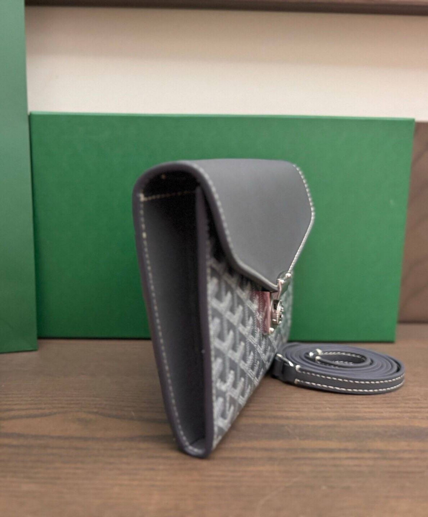 Chypre Wallet-Pouch