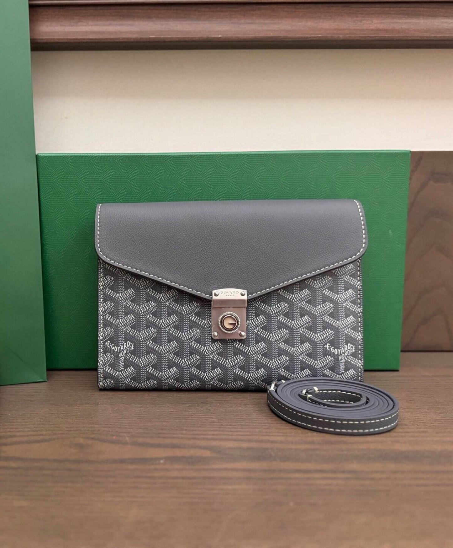Chypre Wallet-Pouch