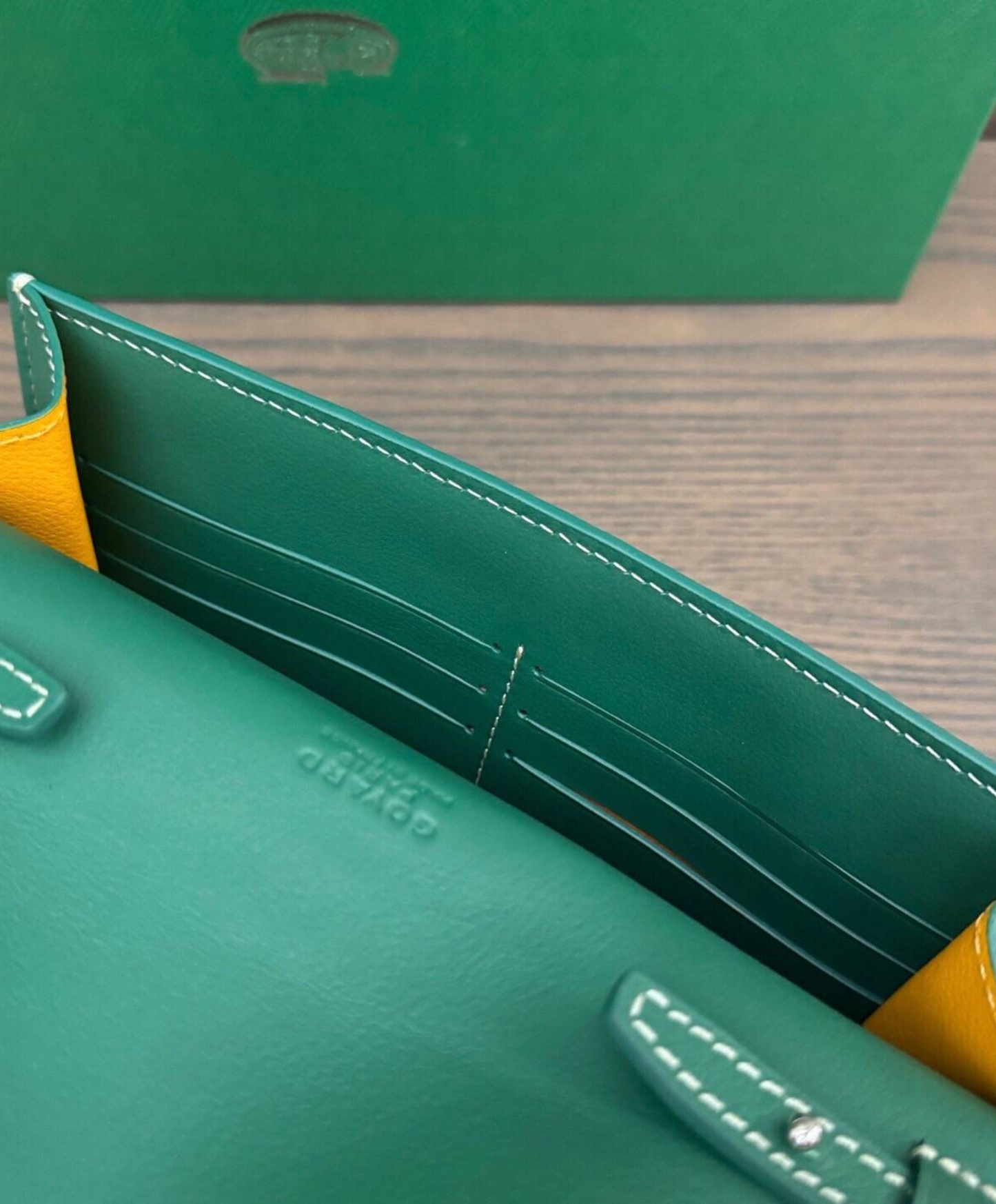 Chypre Wallet-Pouch