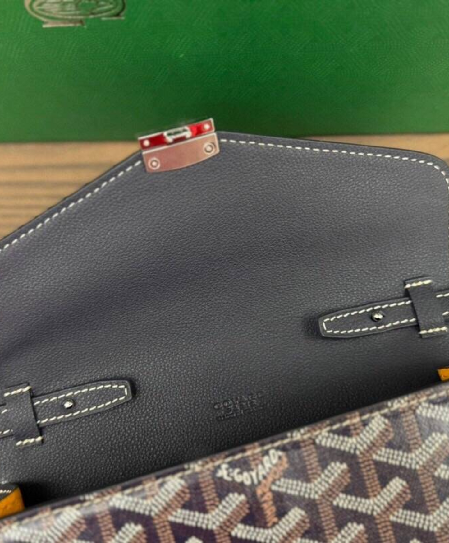 Chypre Wallet-Pouch
