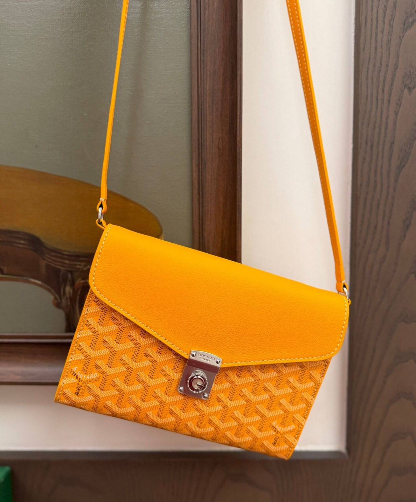 Chypre Wallet-Pouch