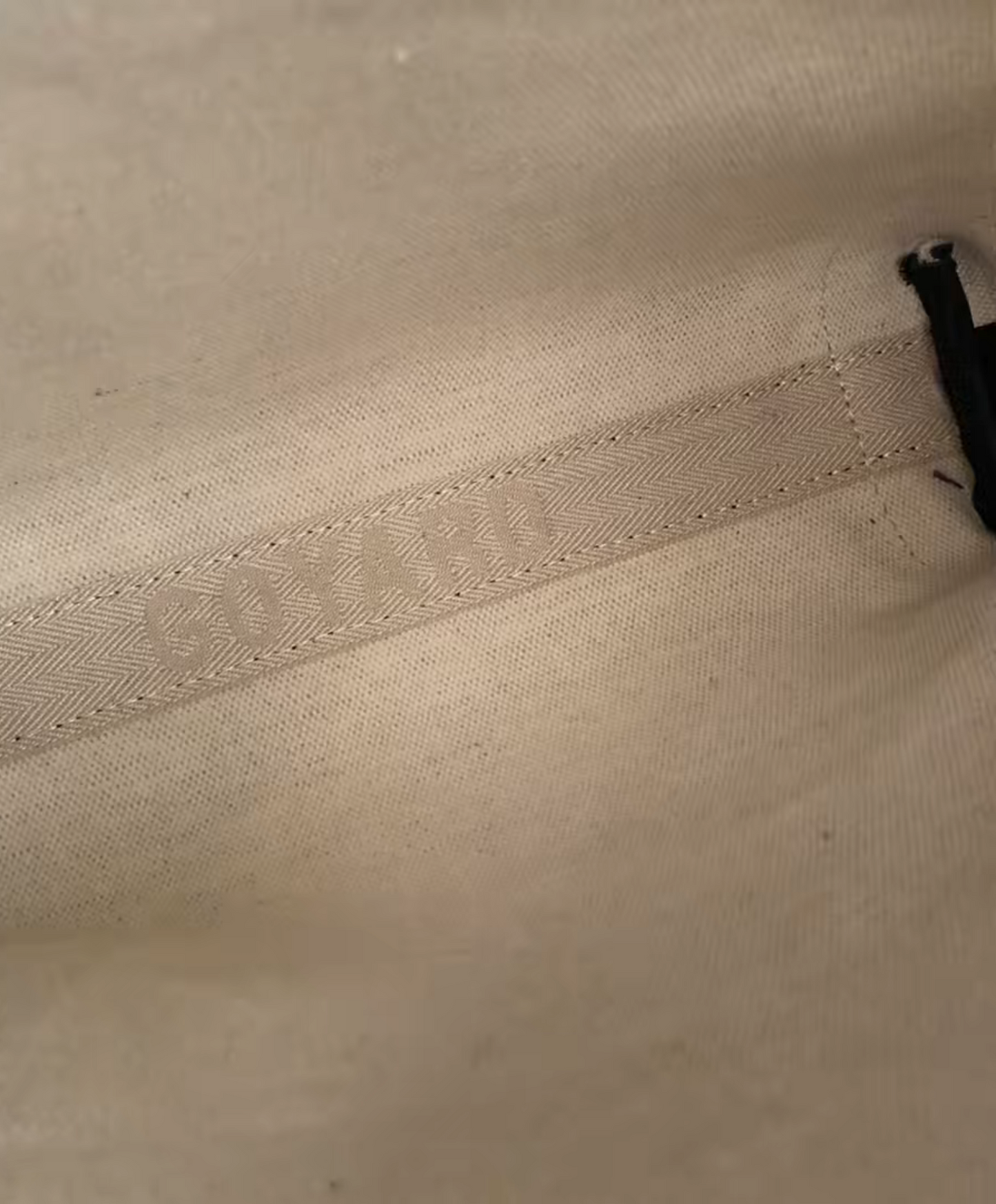 Conti Pouch