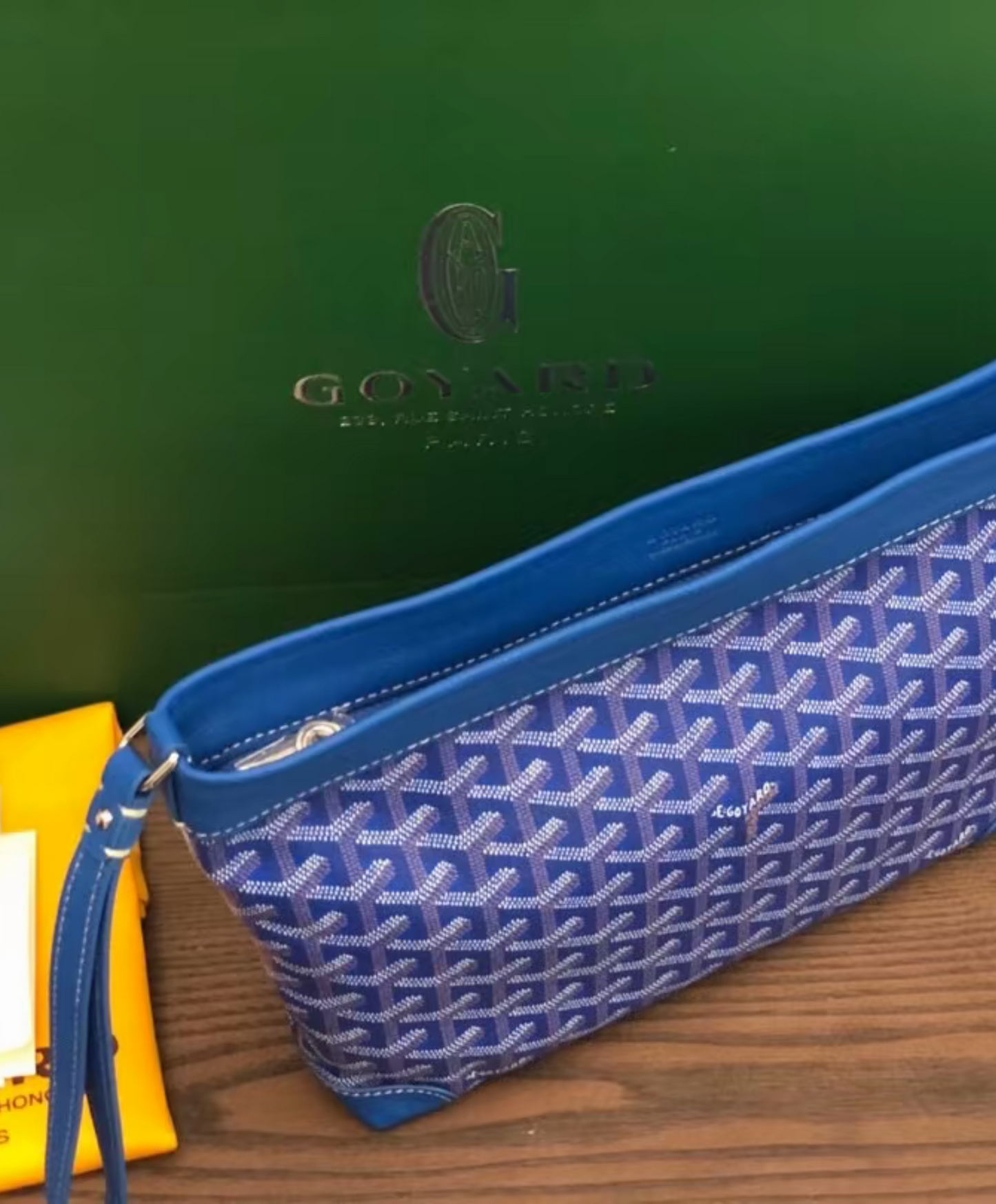 Conti Pouch