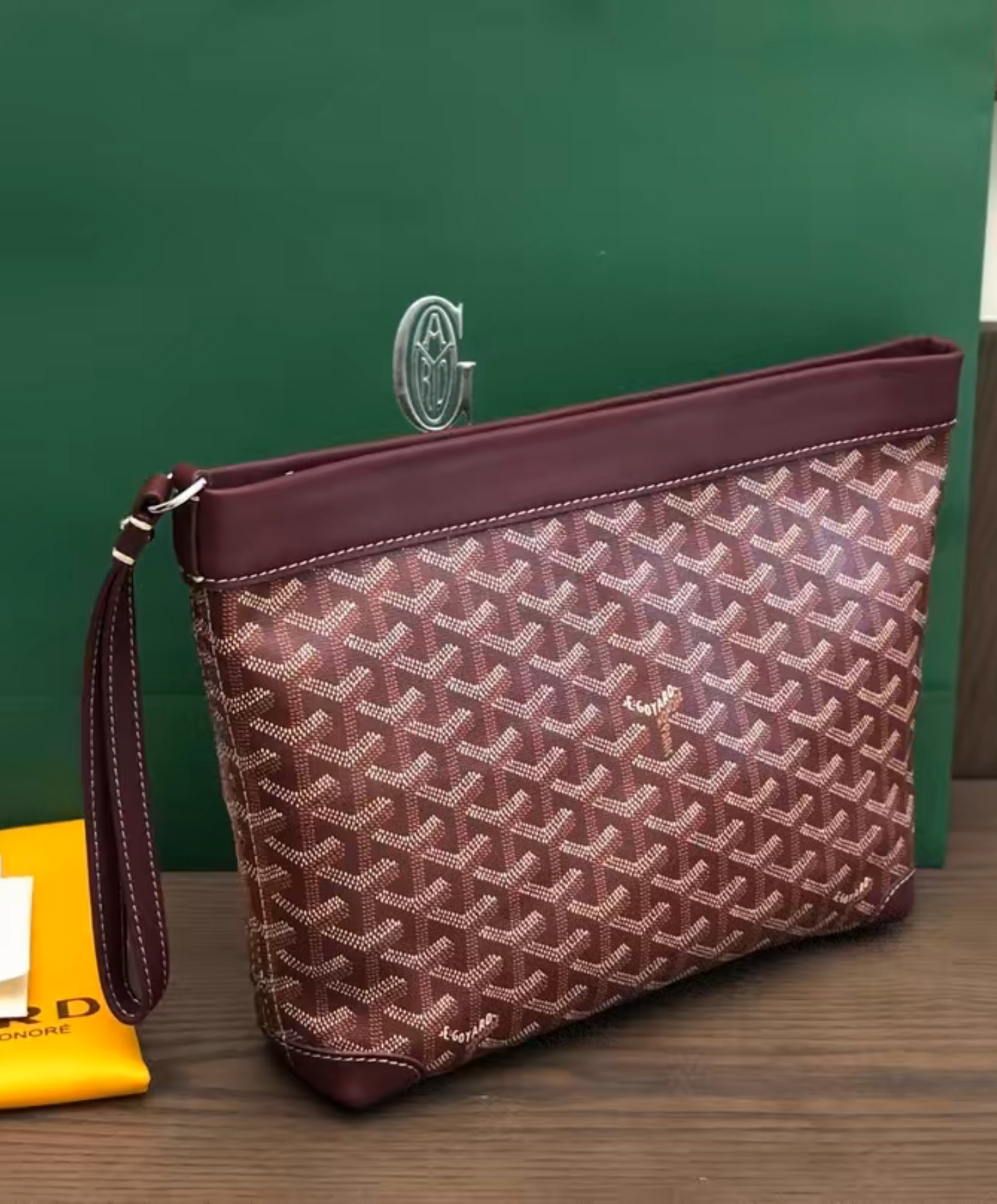 Conti Pouch