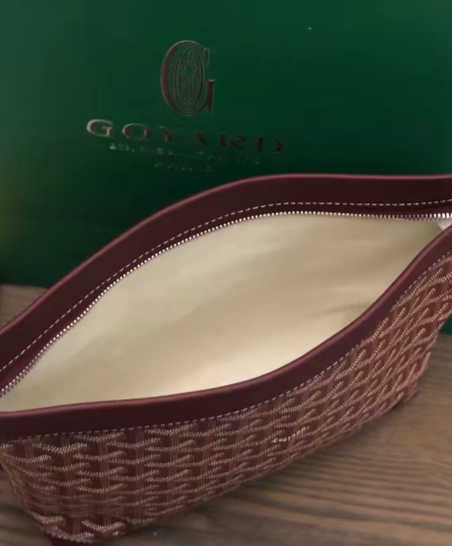 Conti Pouch