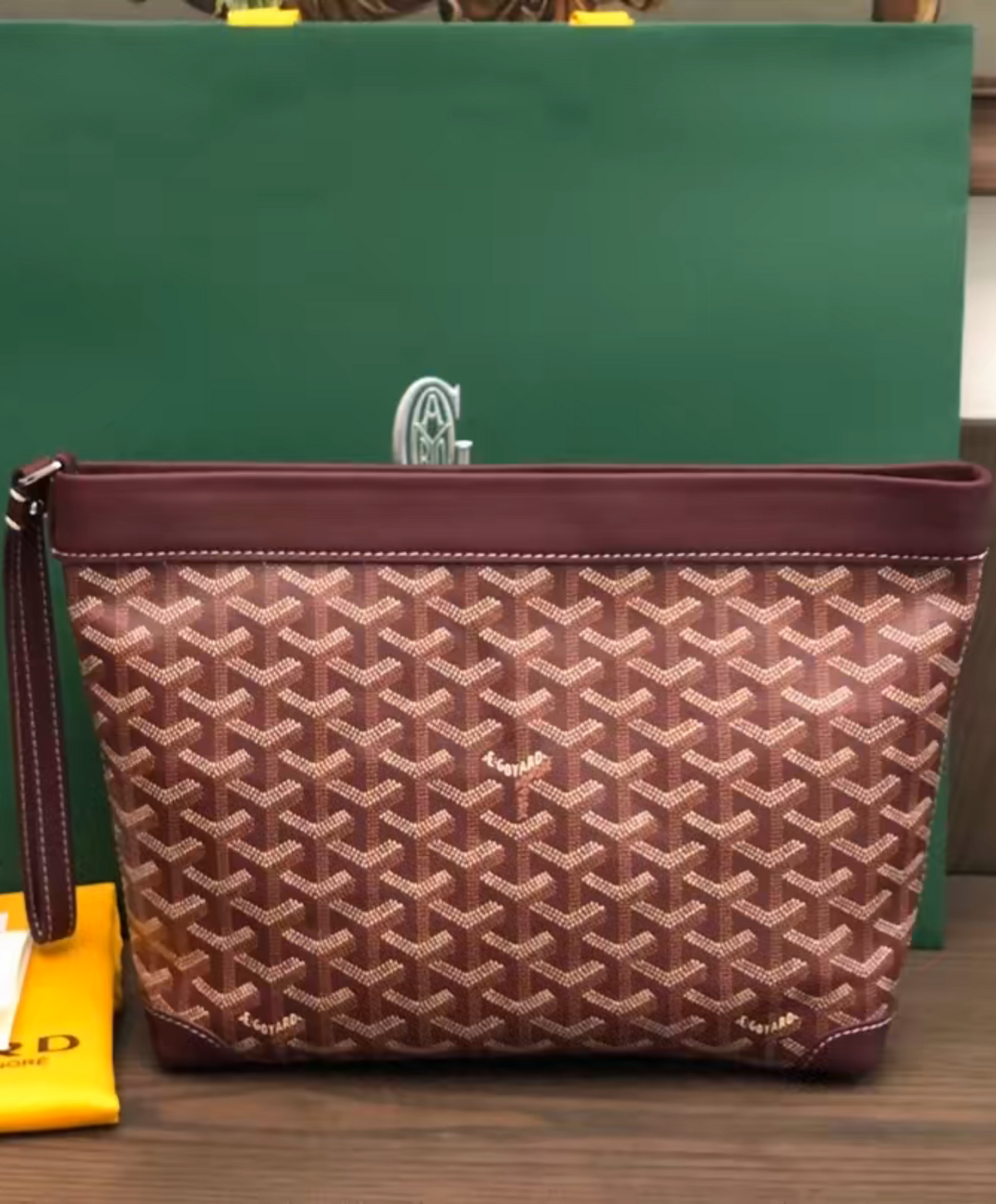 Conti Pouch