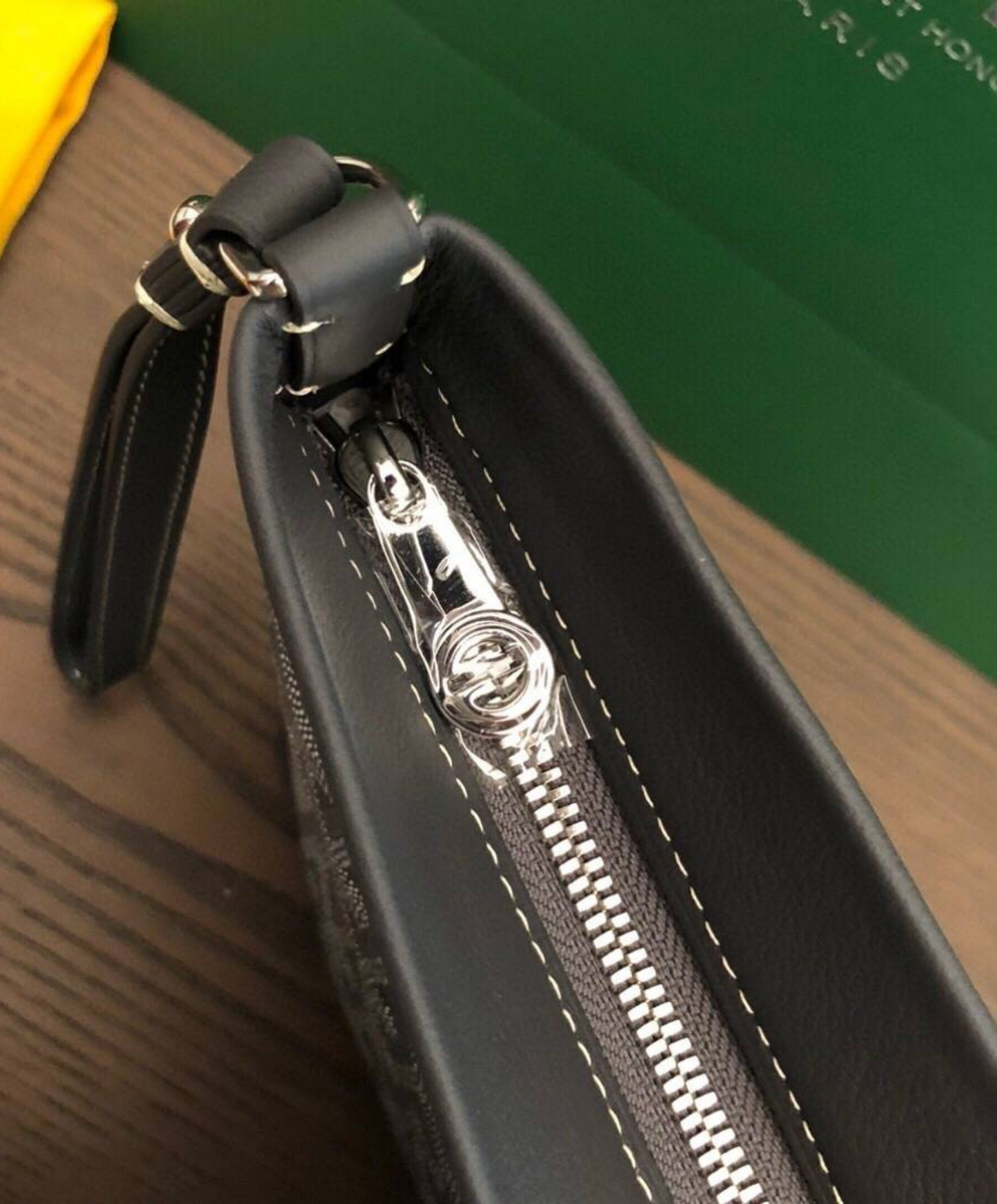 Conti Pouch