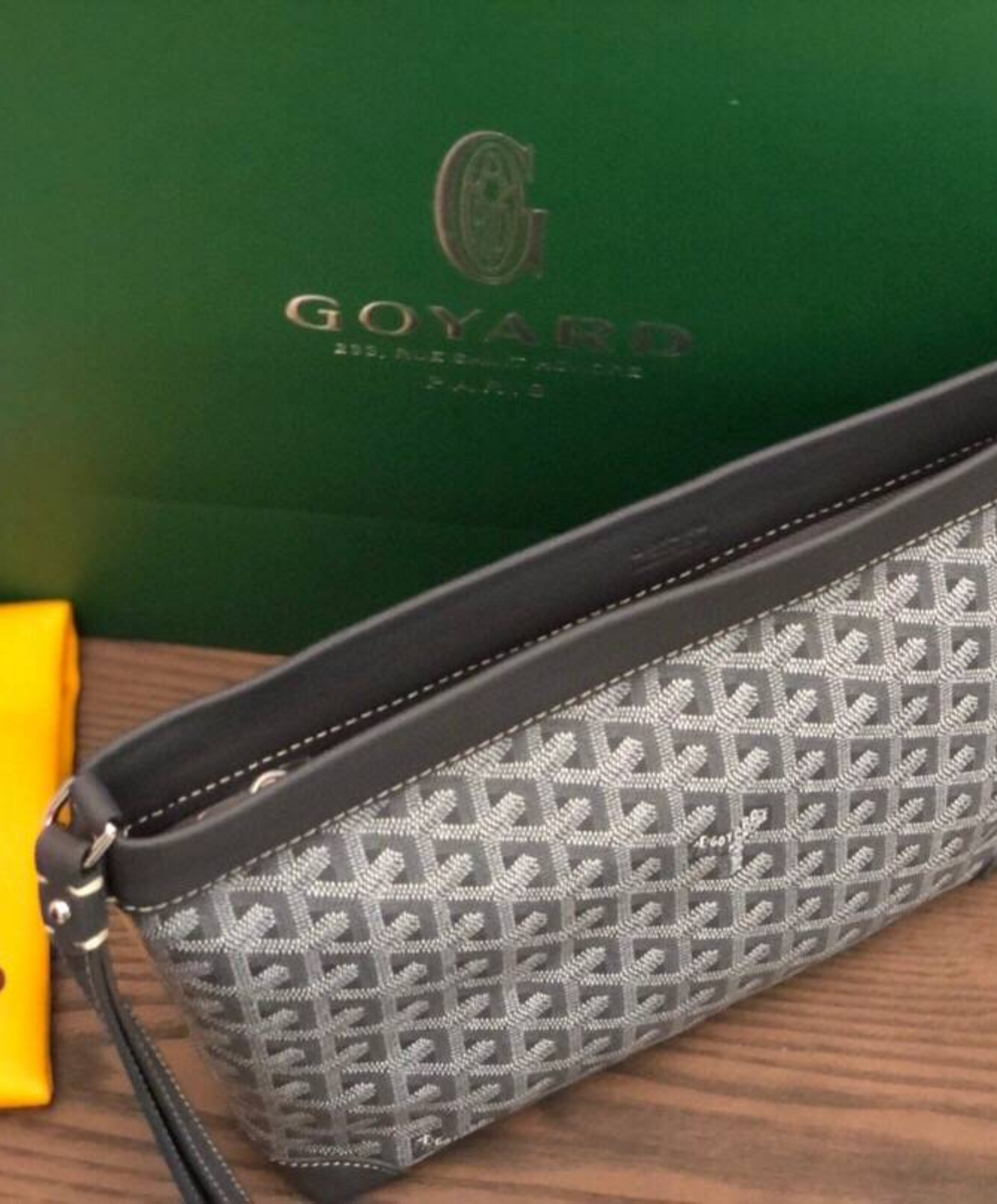 Conti Pouch