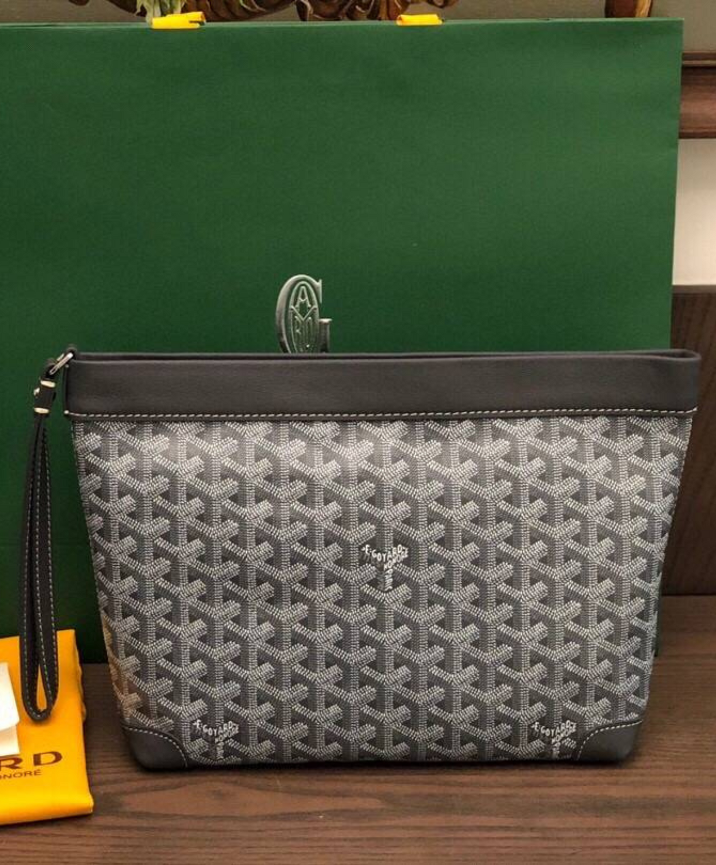 Conti Pouch