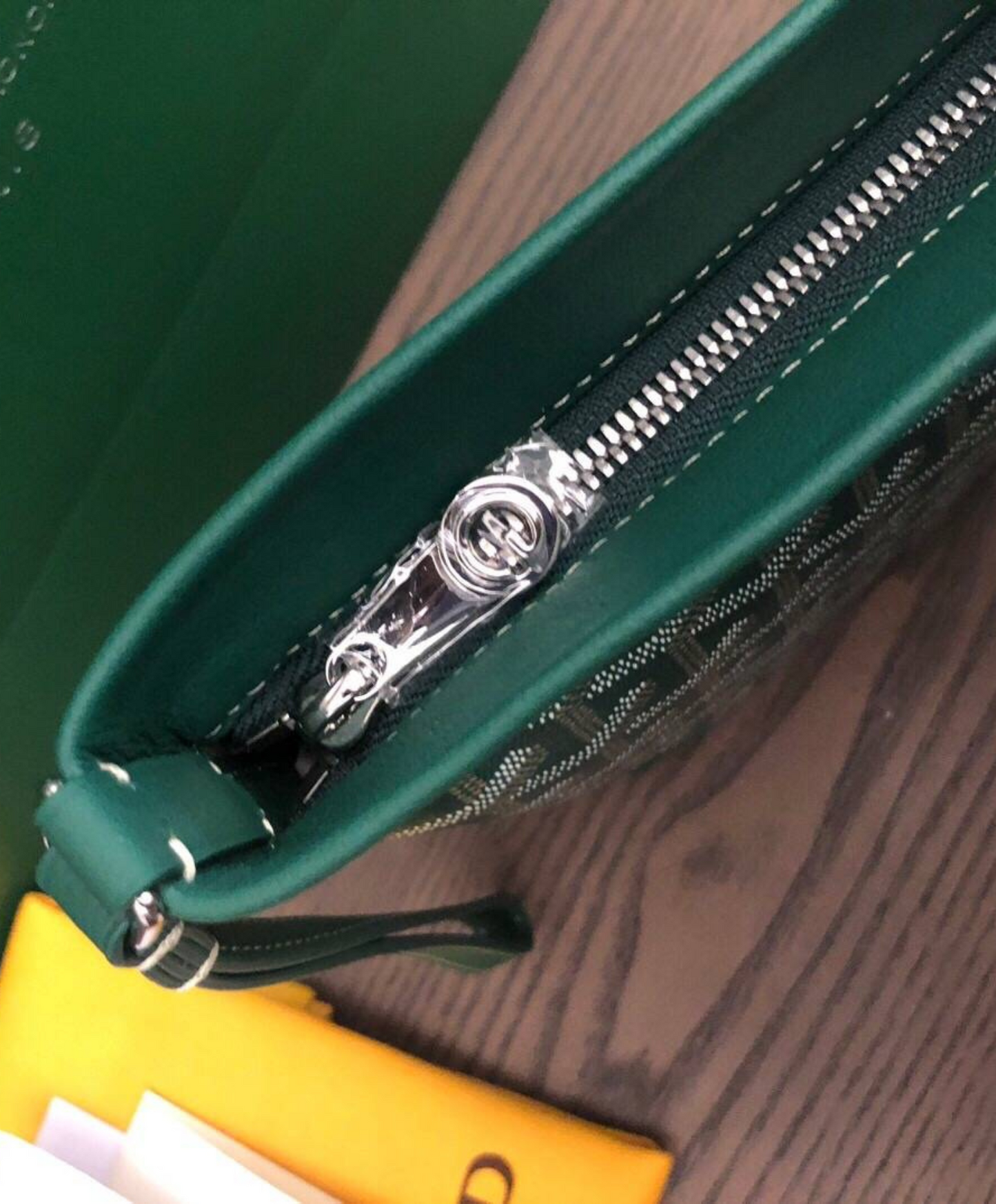 Conti Pouch