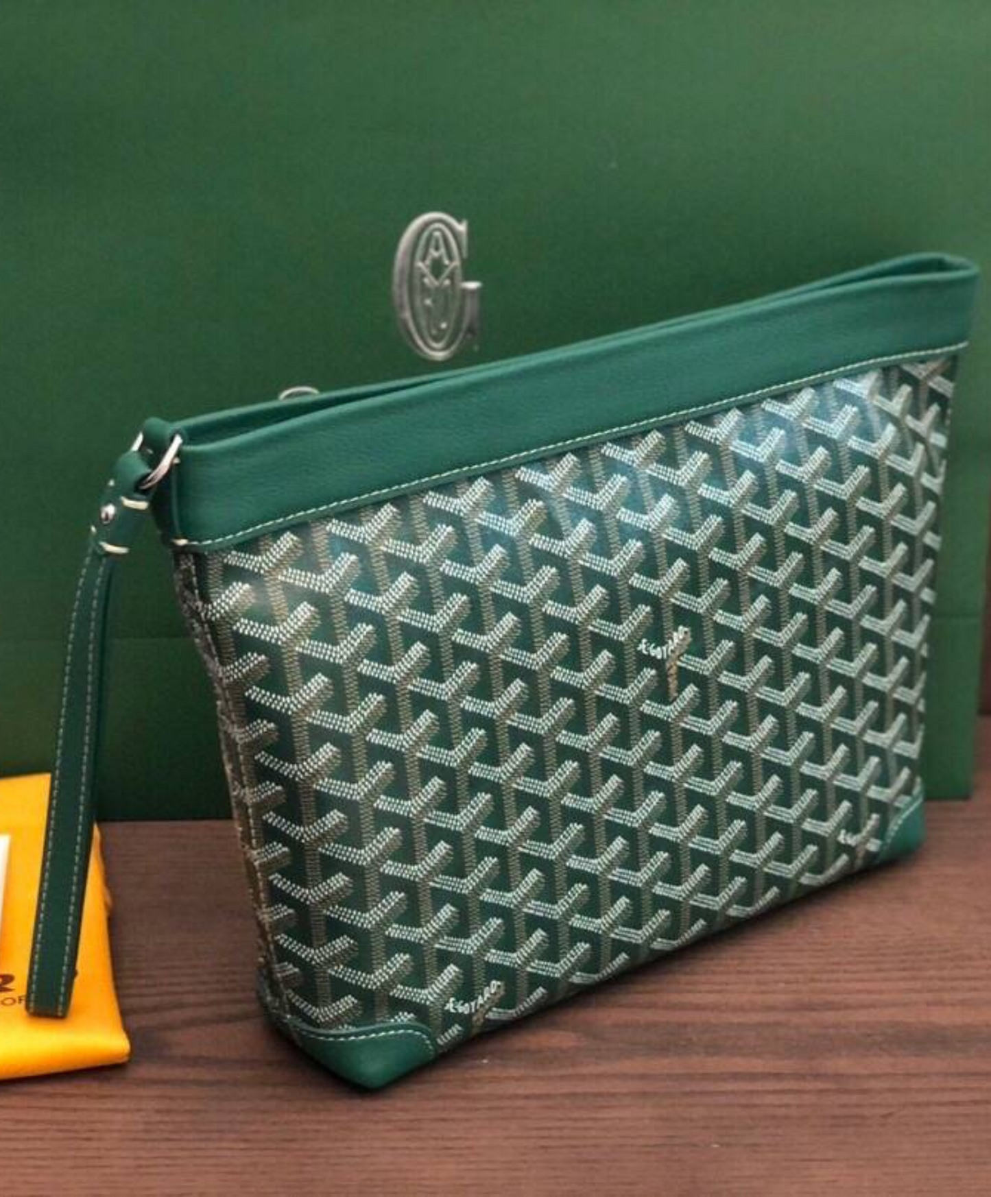 Conti Pouch