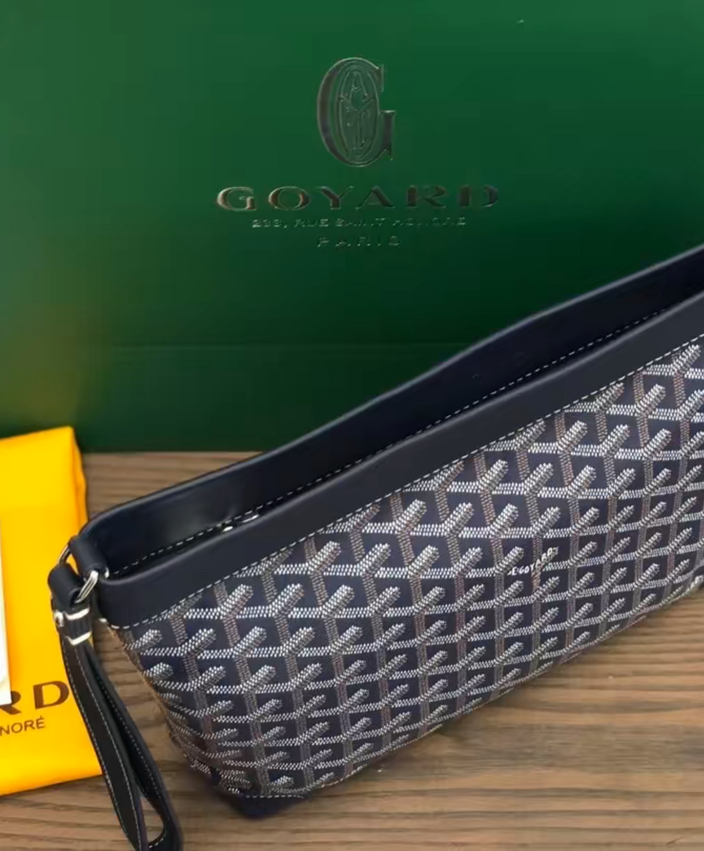 Conti Pouch