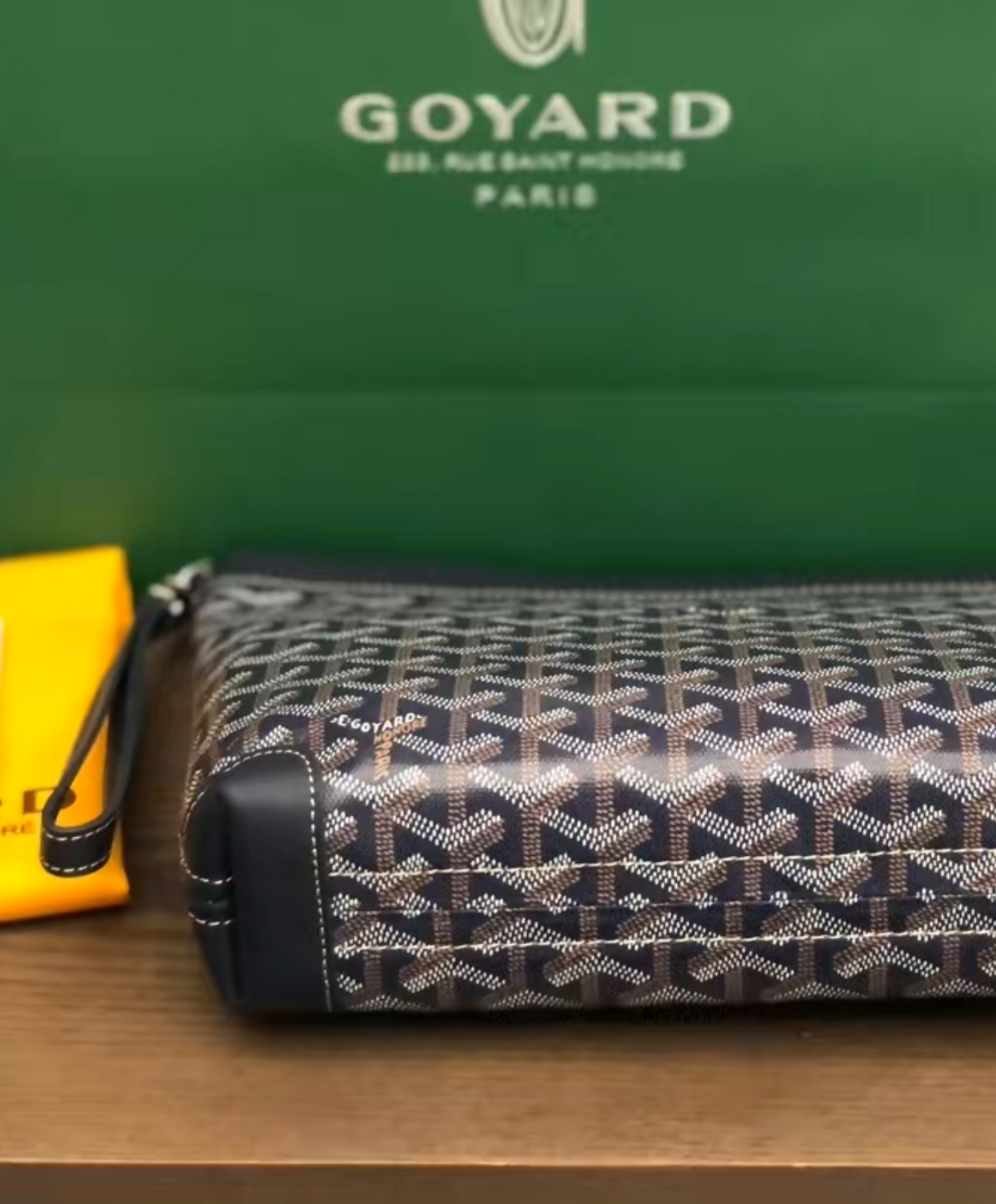 Conti Pouch