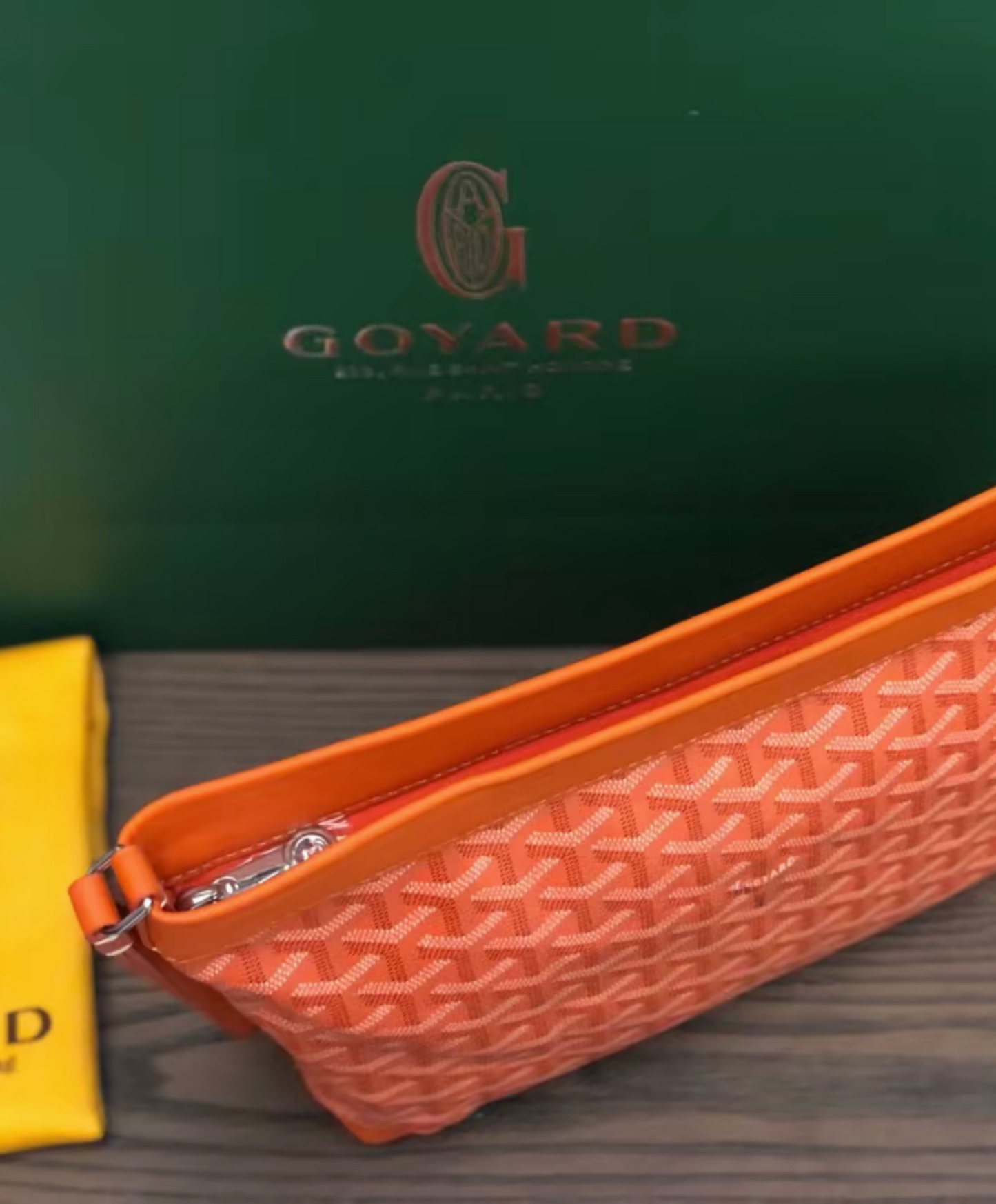 Conti Pouch