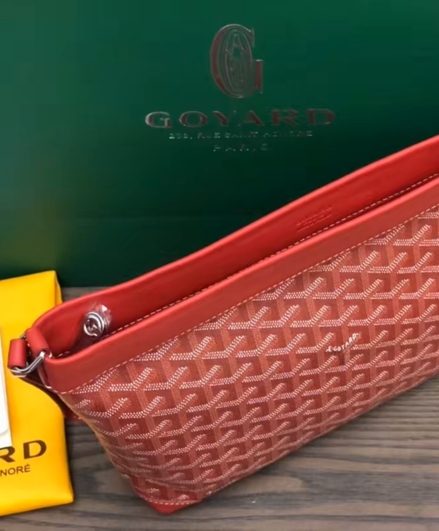 Conti Pouch