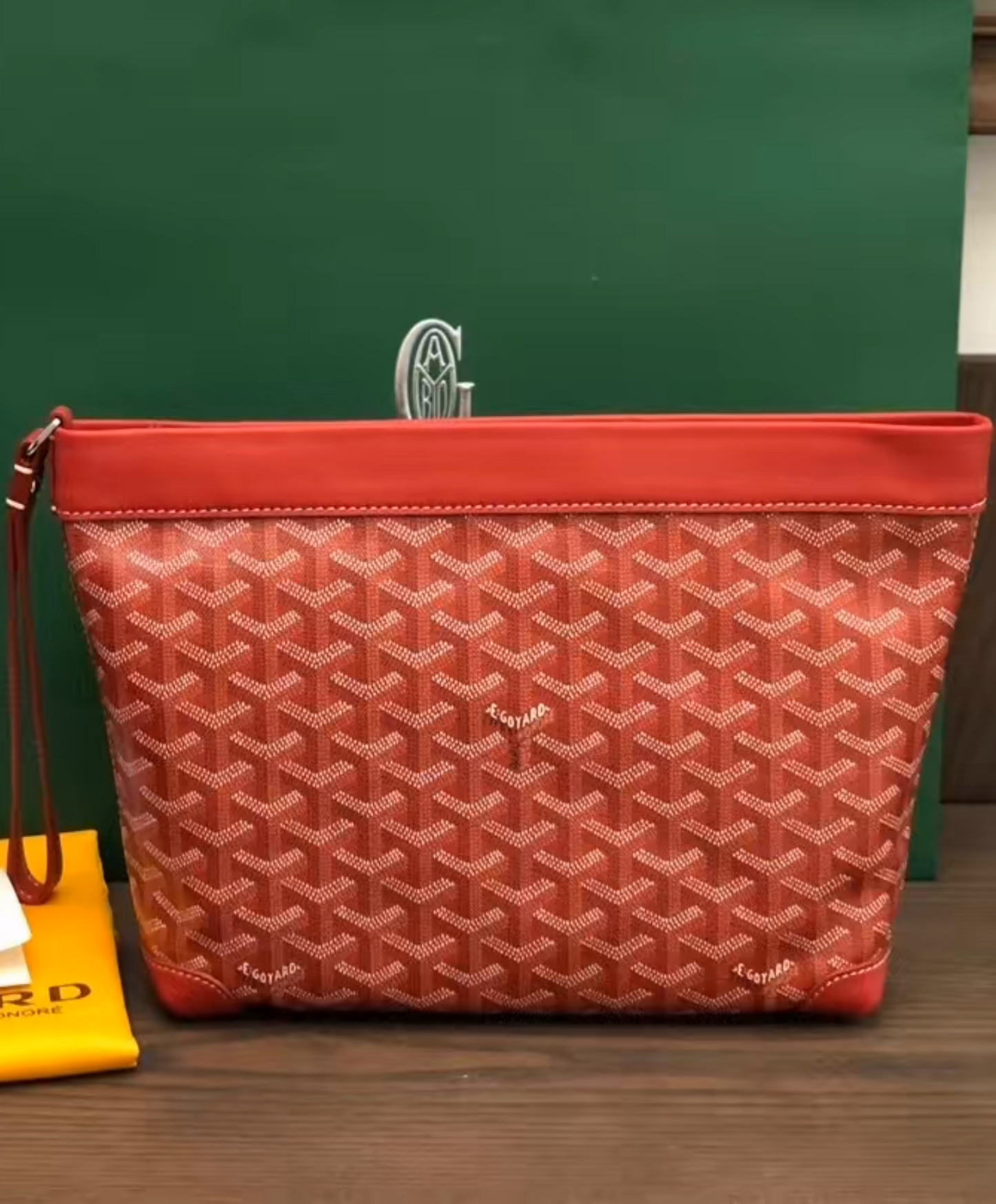 Conti Pouch