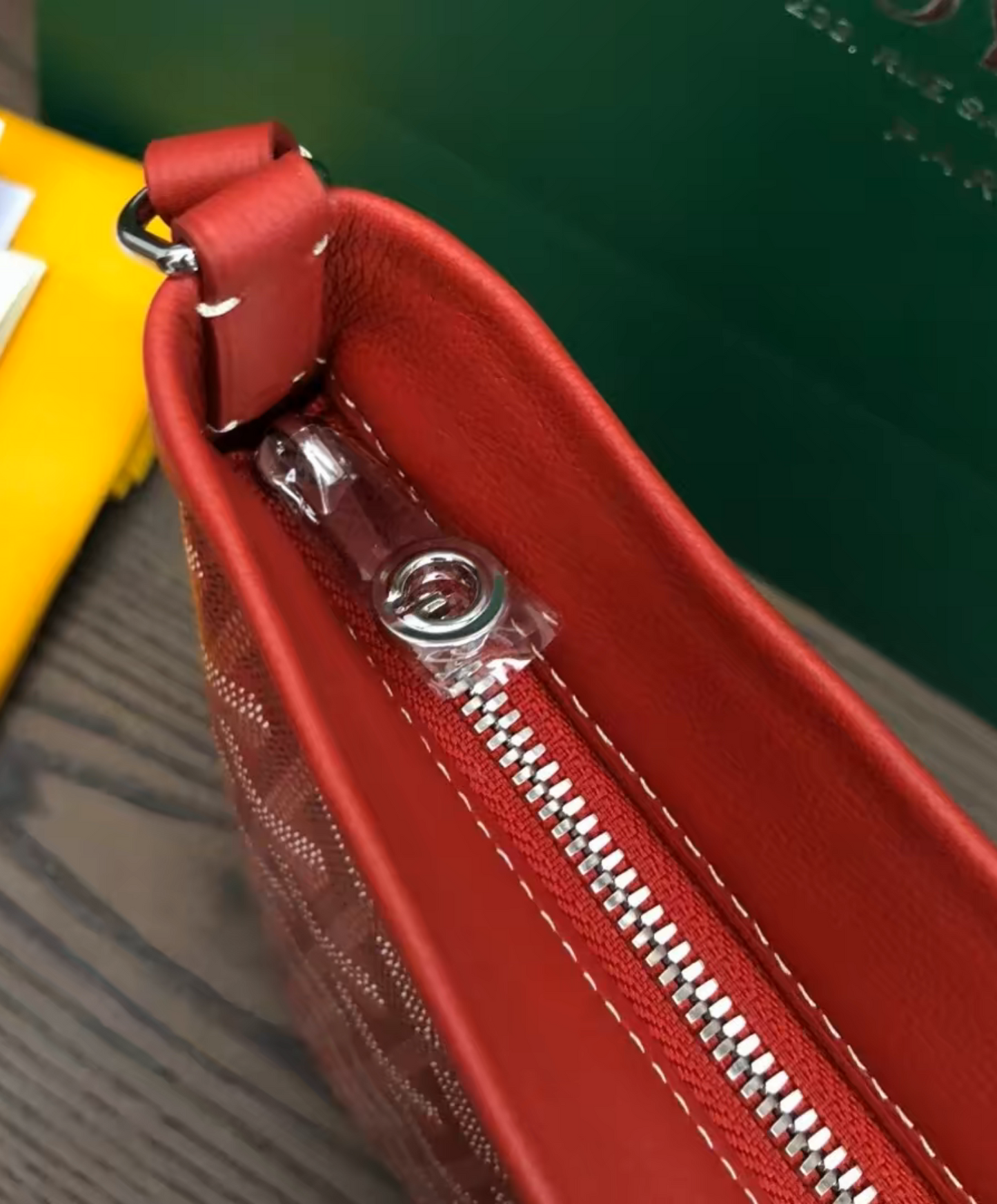 Conti Pouch