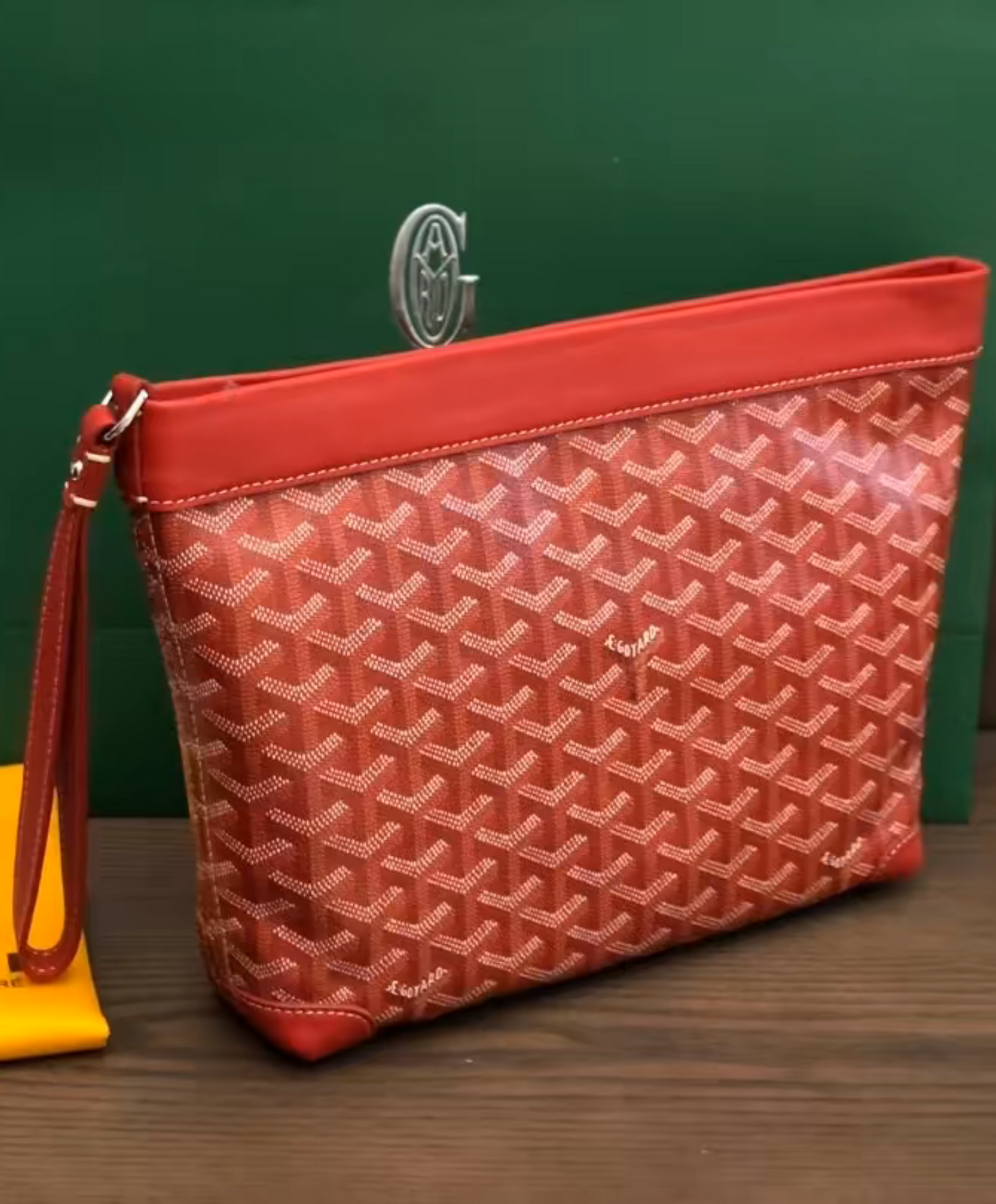 Conti Pouch