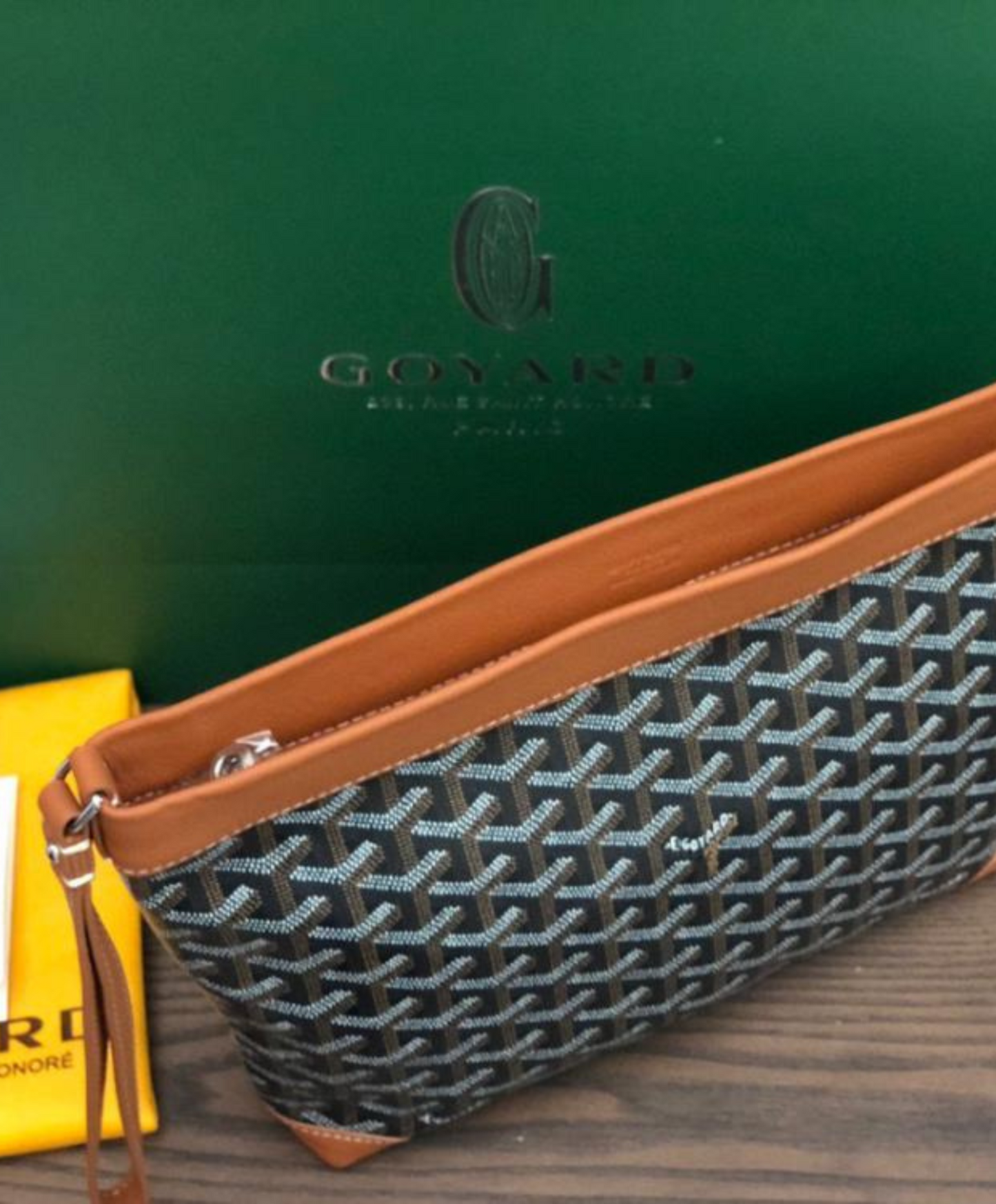 Conti Pouch