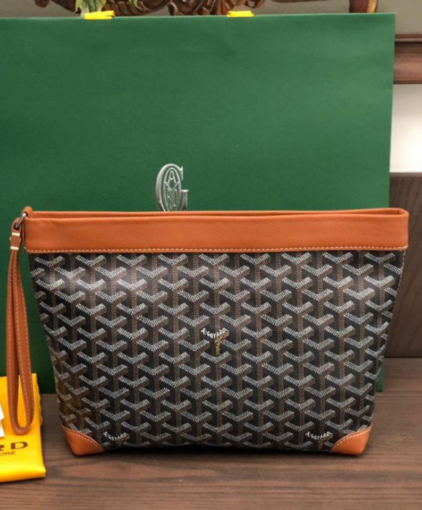 Conti Pouch