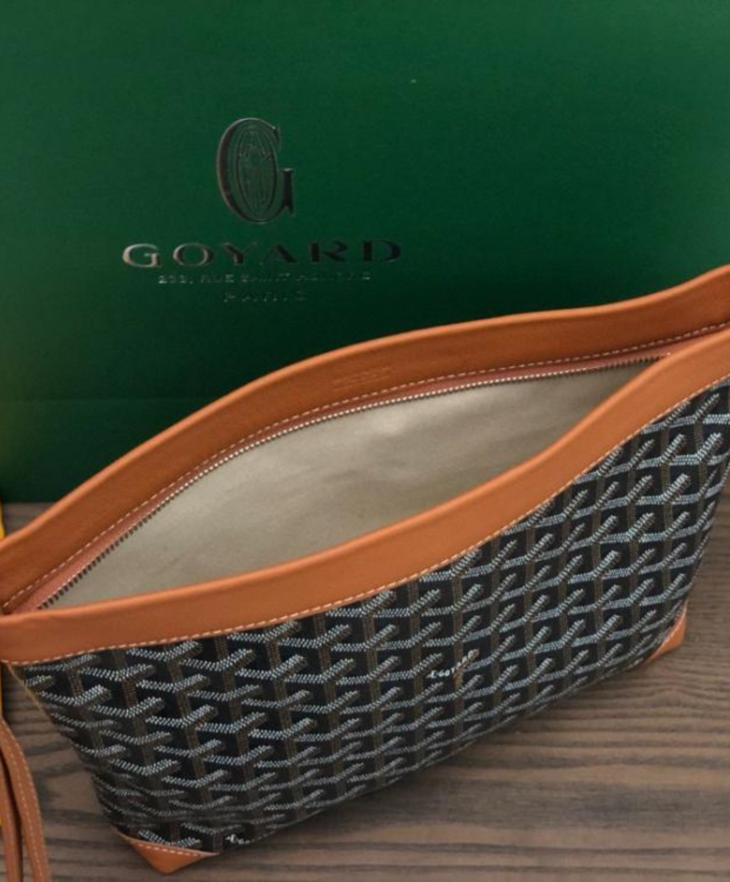 Conti Pouch