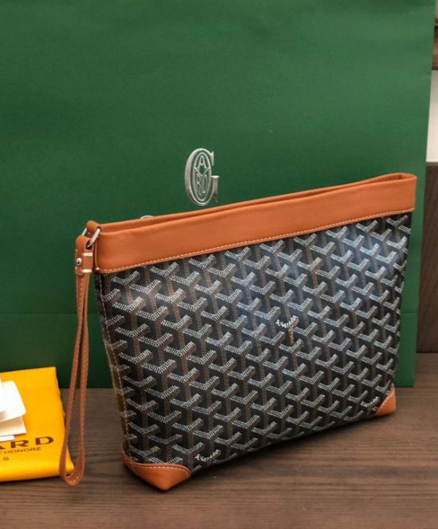 Conti Pouch
