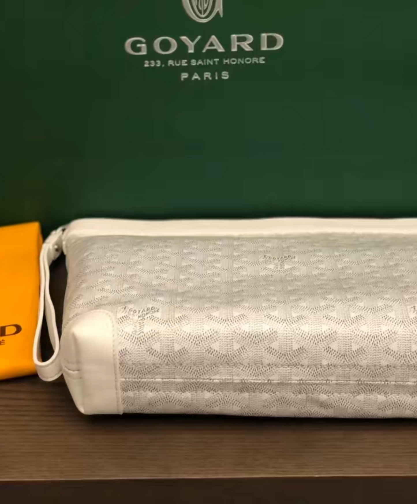 Conti Pouch