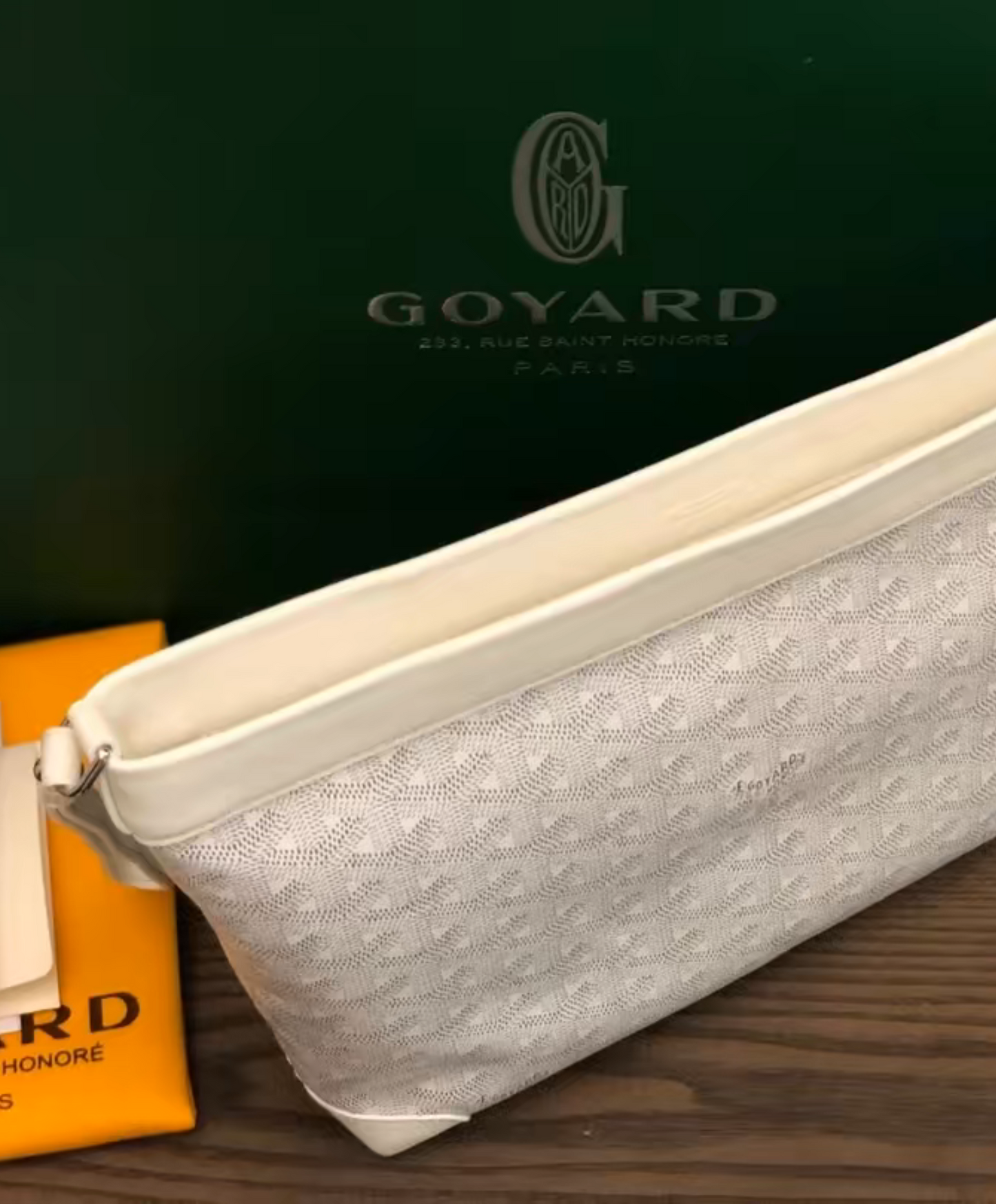 Conti Pouch