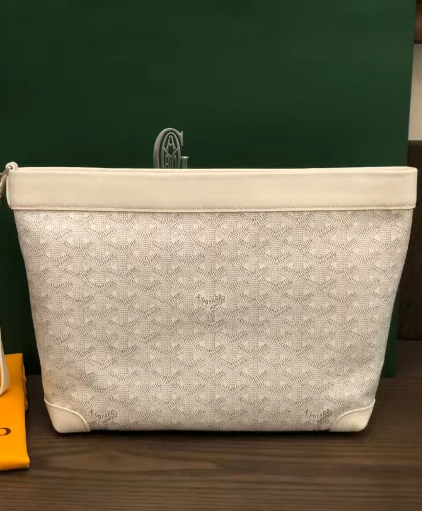 Conti Pouch