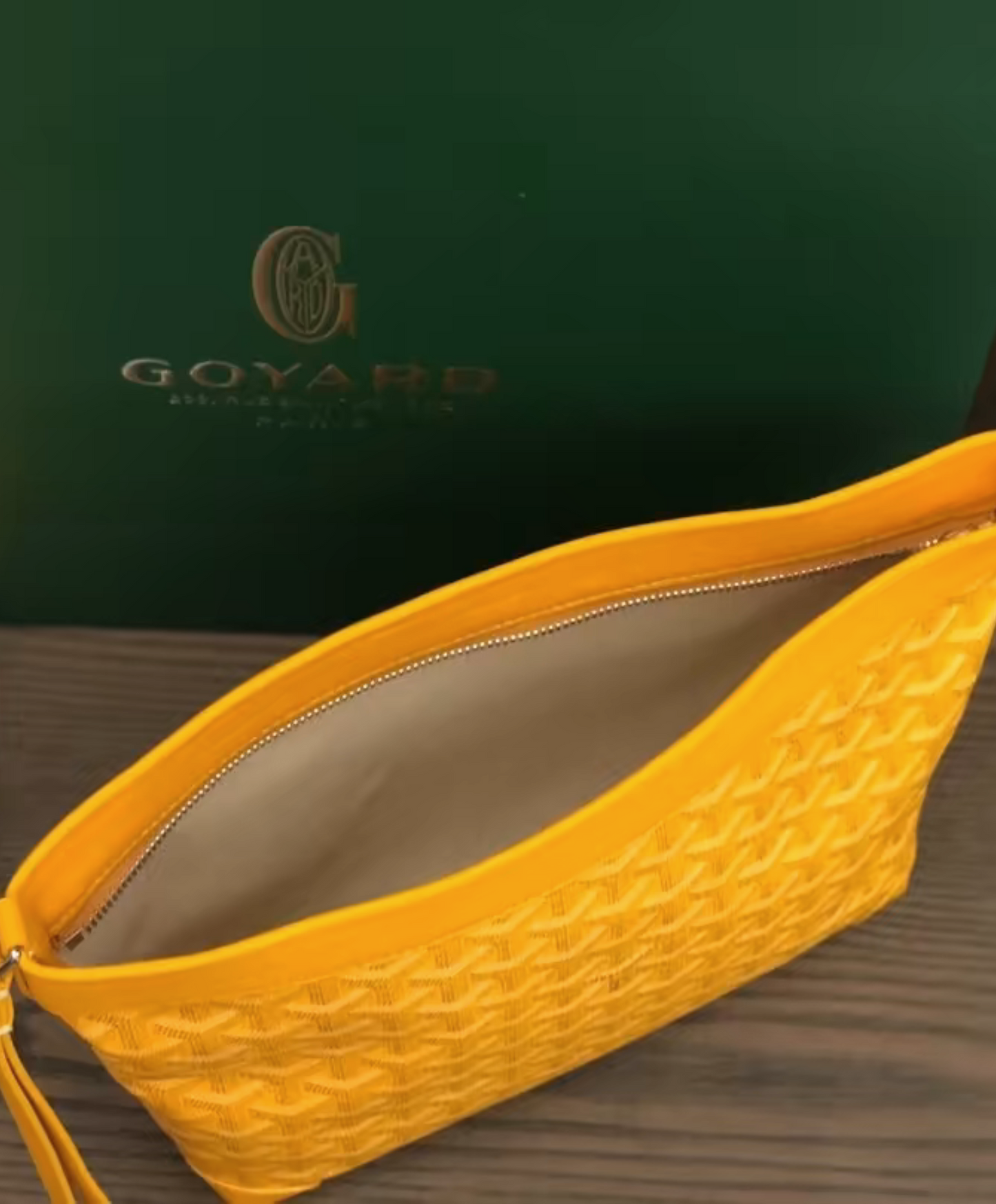 Conti Pouch