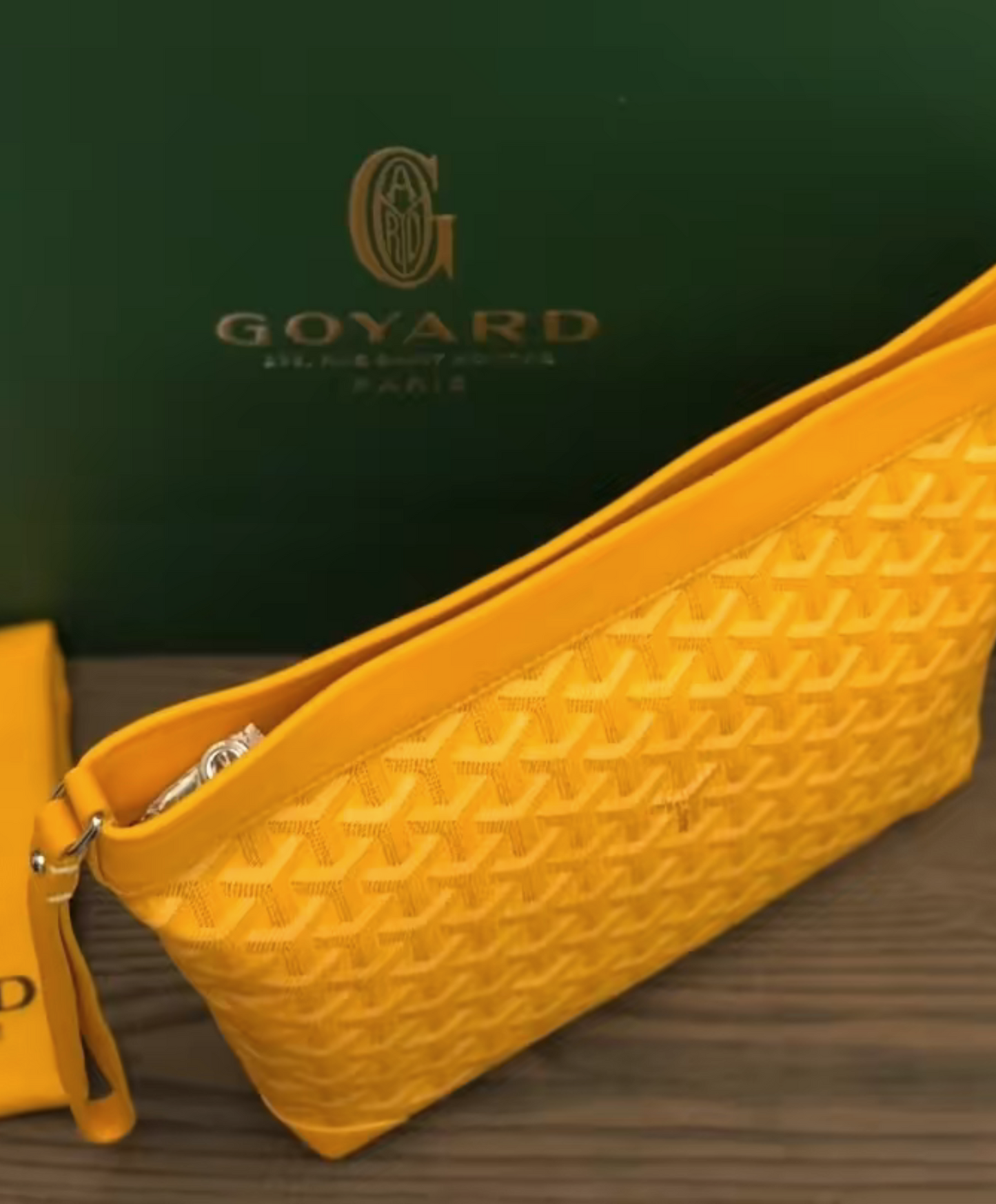 Conti Pouch