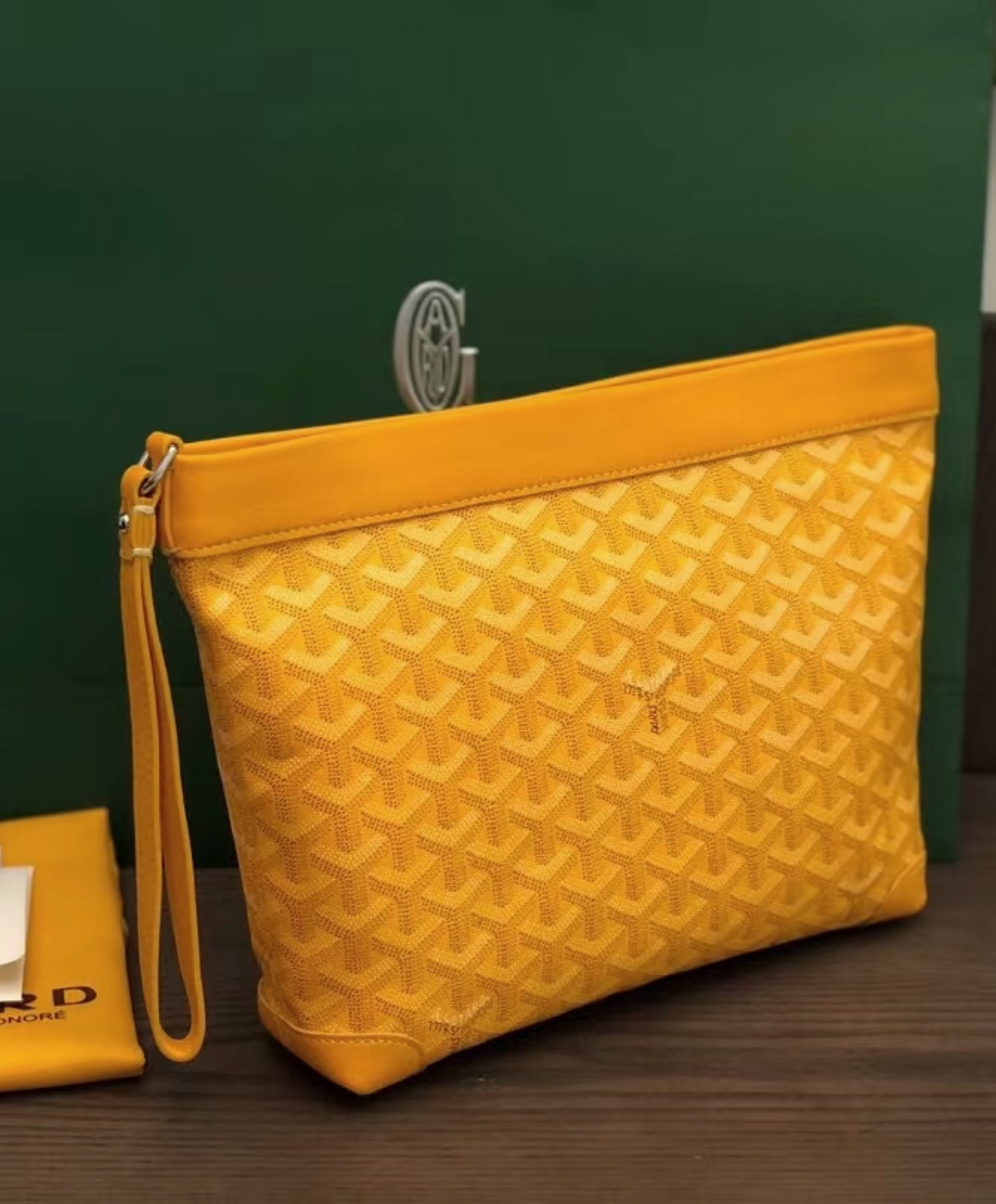 Conti Pouch