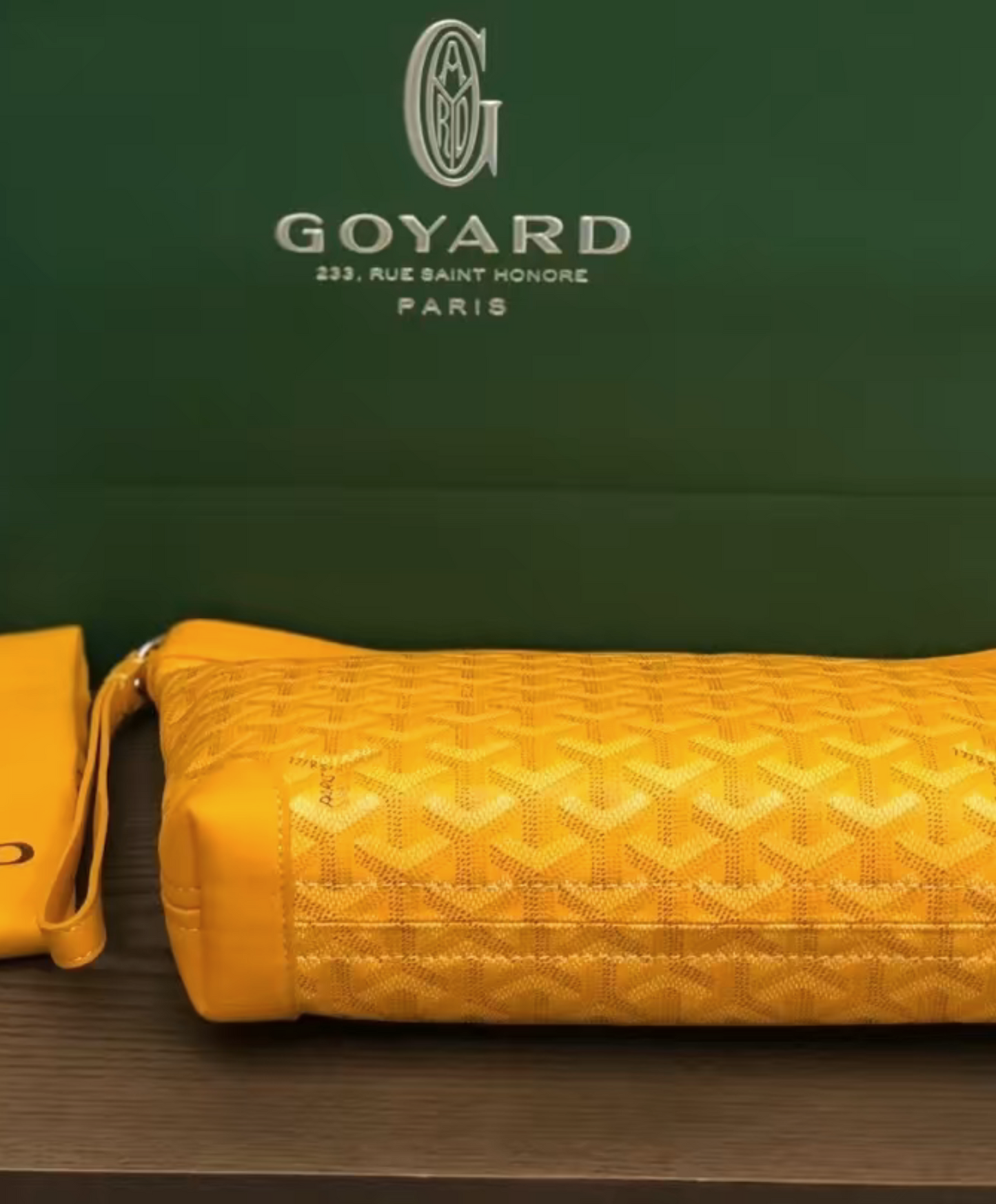 Conti Pouch