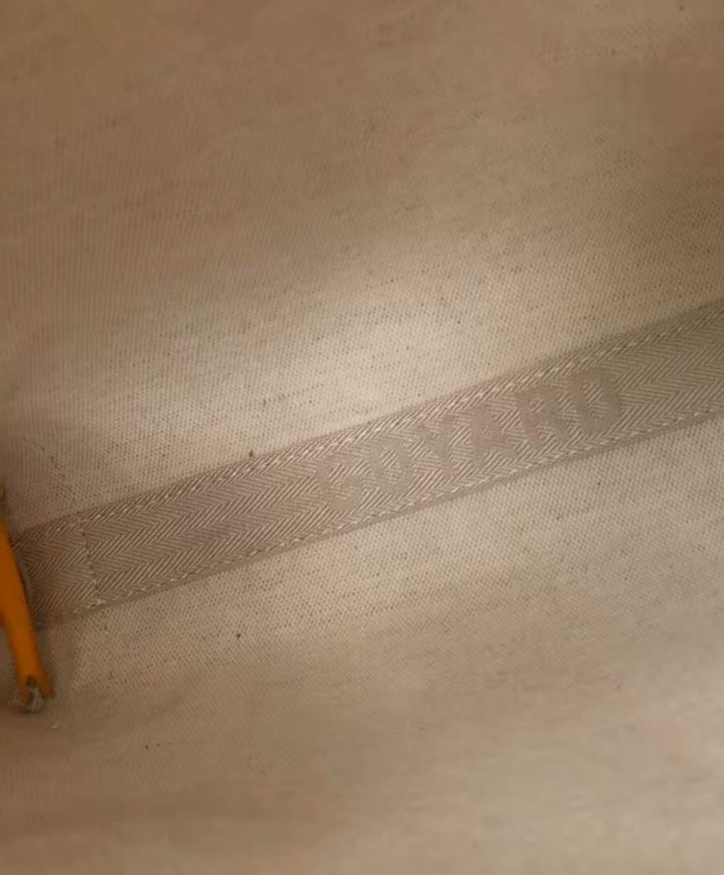 Conti Pouch