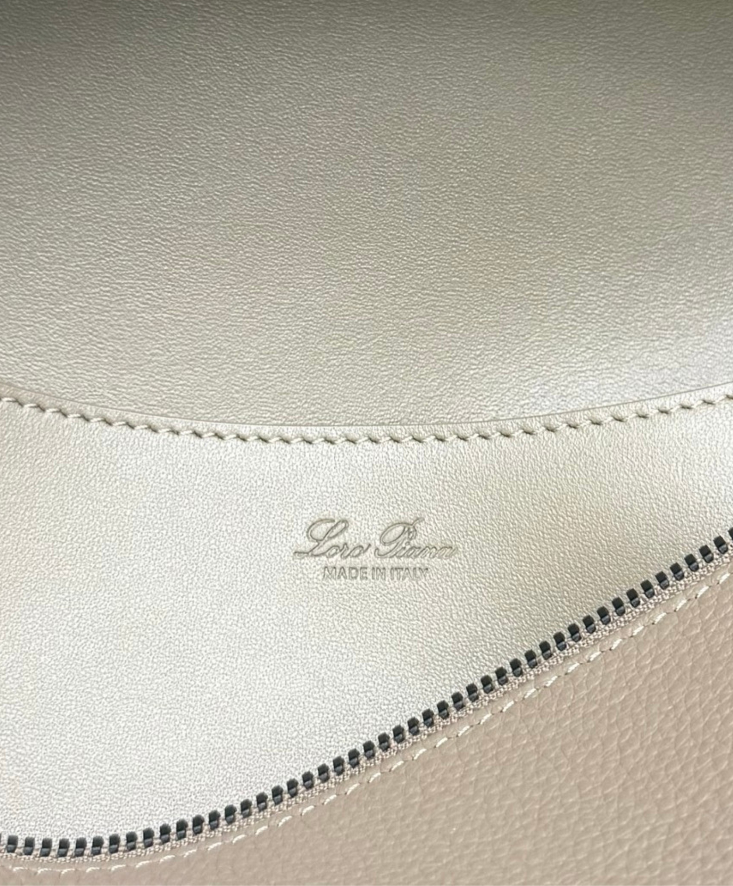Extra Messenger Bag L33