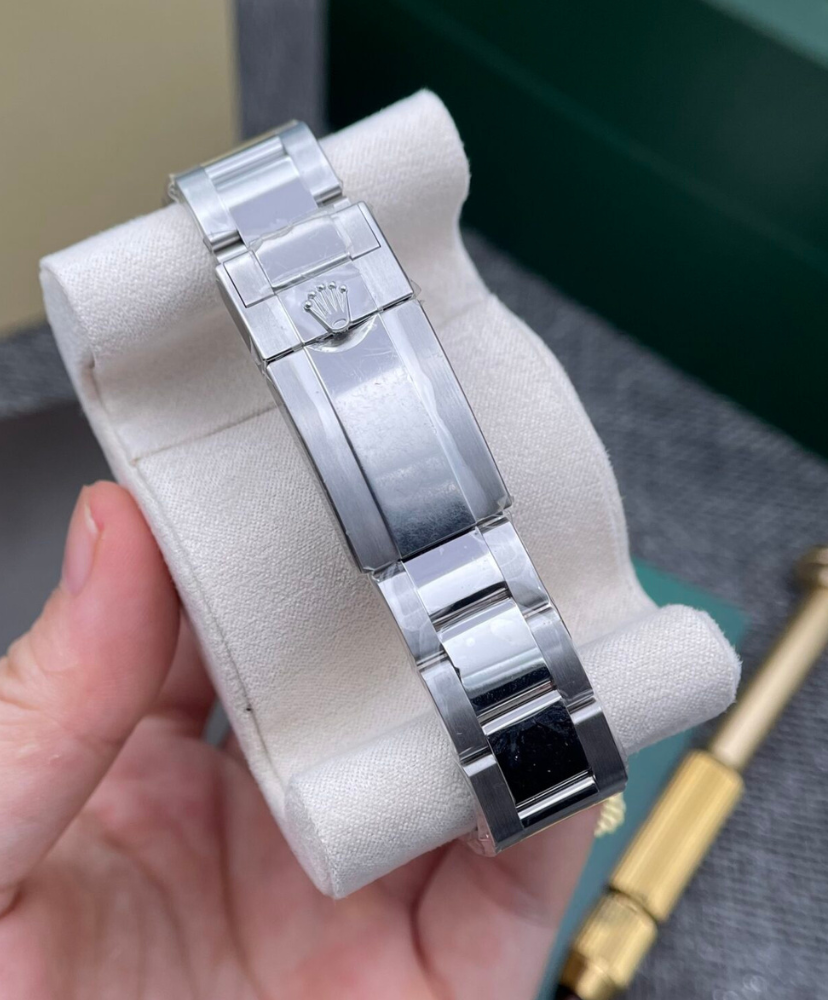 GMT-Master II