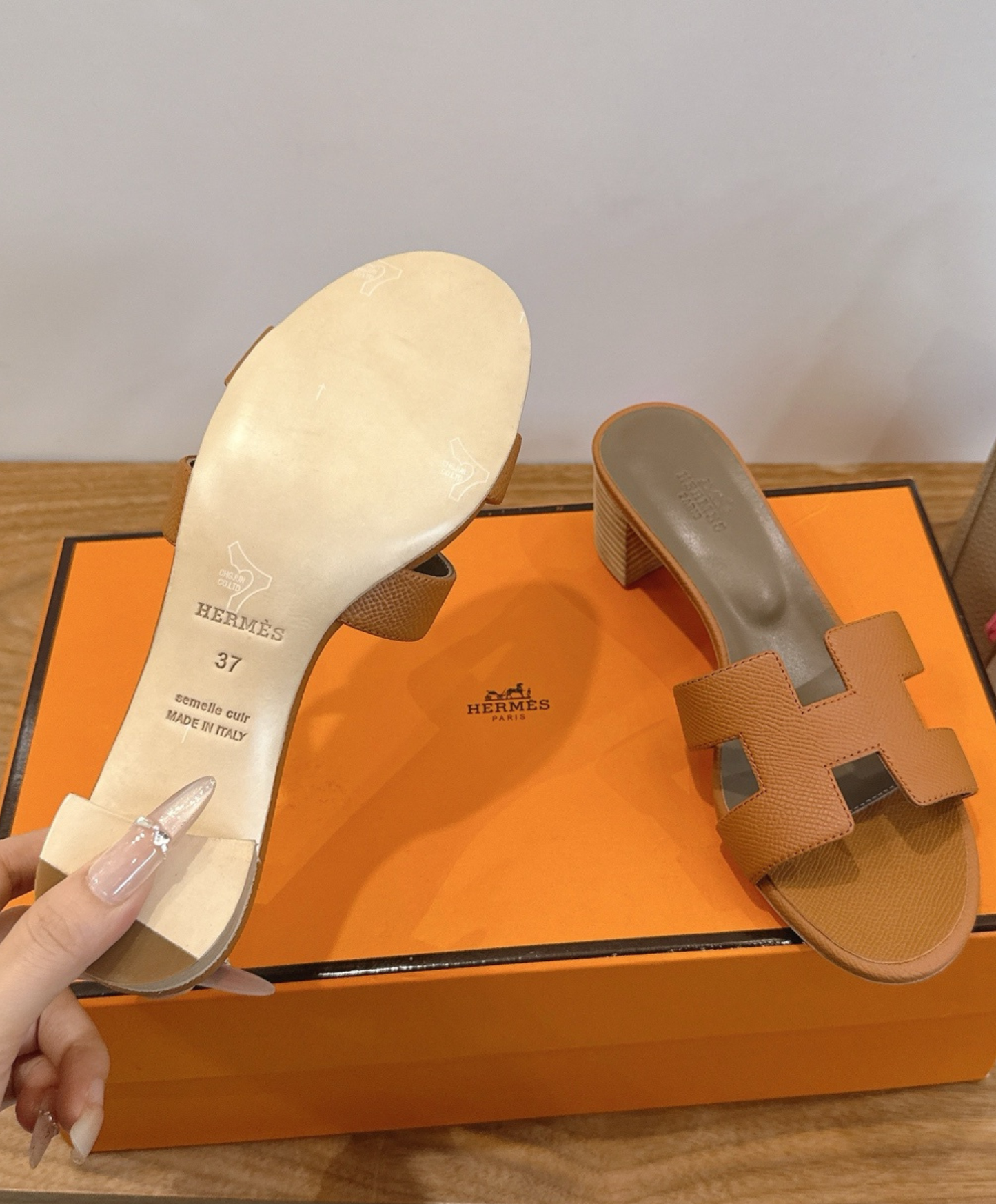 Oasis Sandal