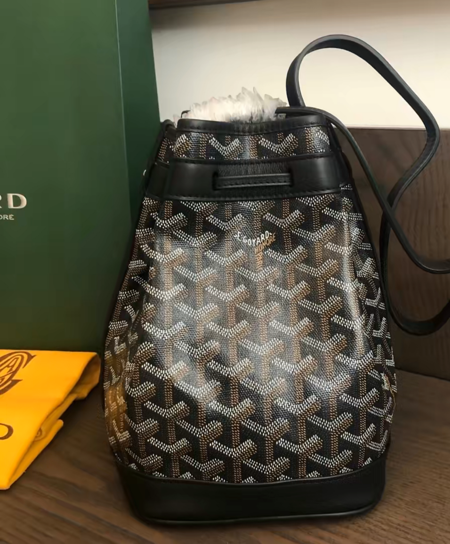 Petit Flot Bucket Bag
